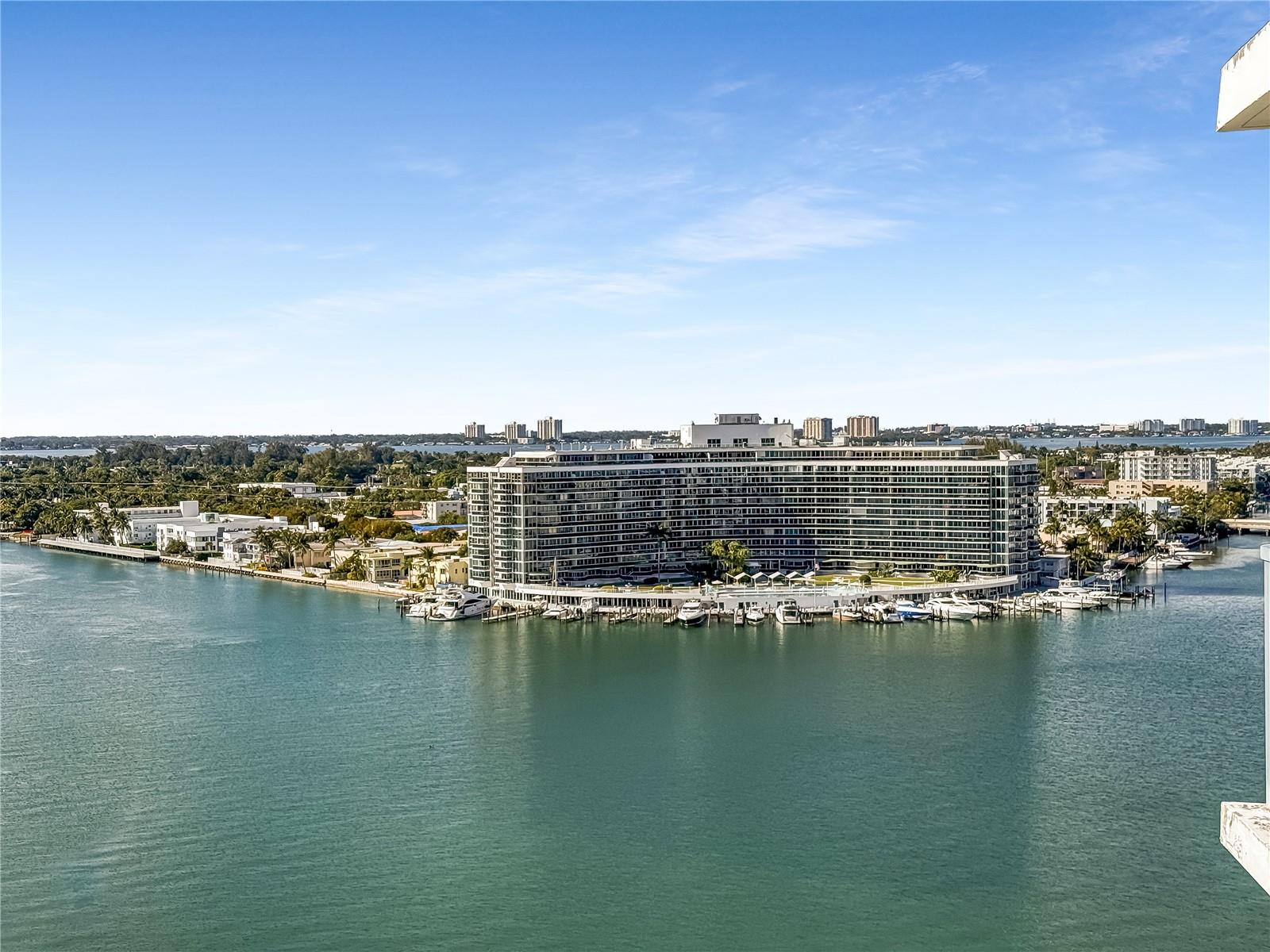 Image 10 of 40 For 6700 Indian Creek Drive Ph7