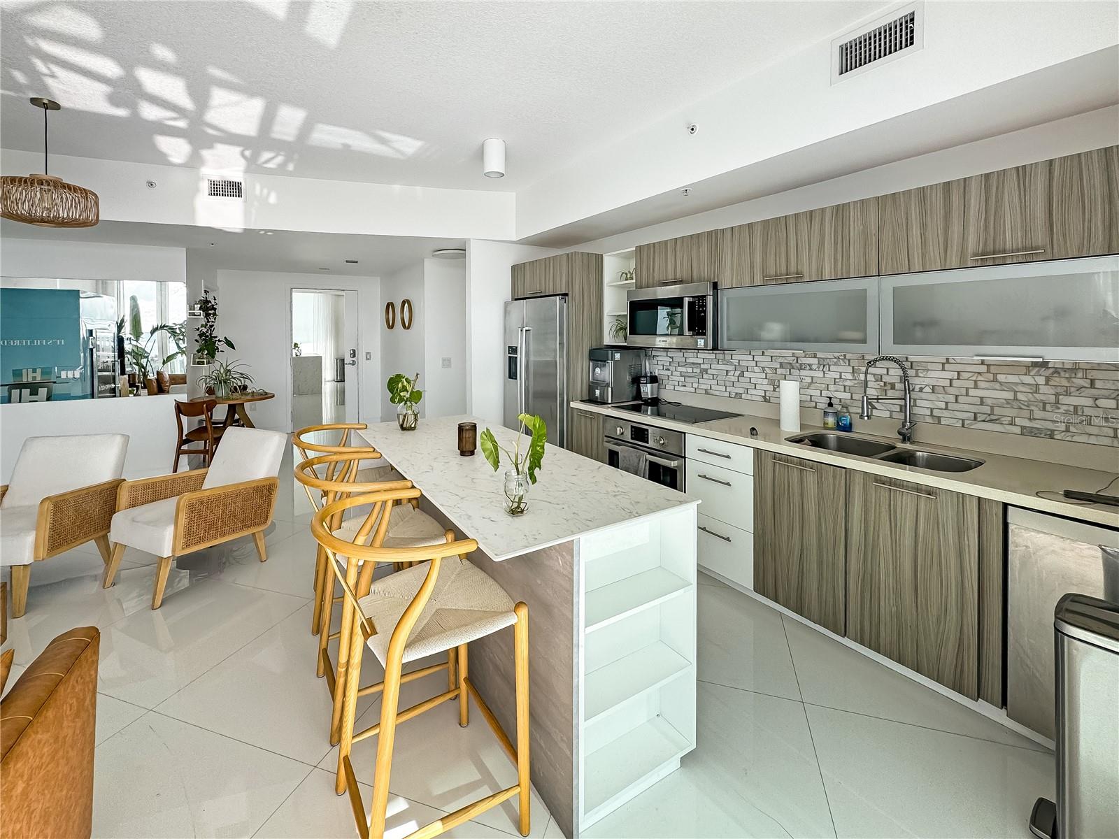 Image 13 of 40 For 6700 Indian Creek Drive Ph7