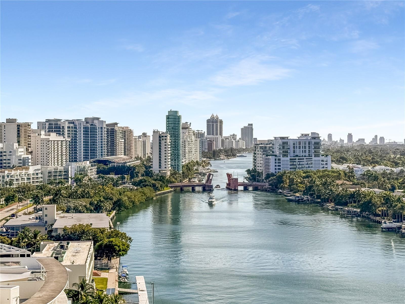 Image 7 of 40 For 6700 Indian Creek Drive Ph7