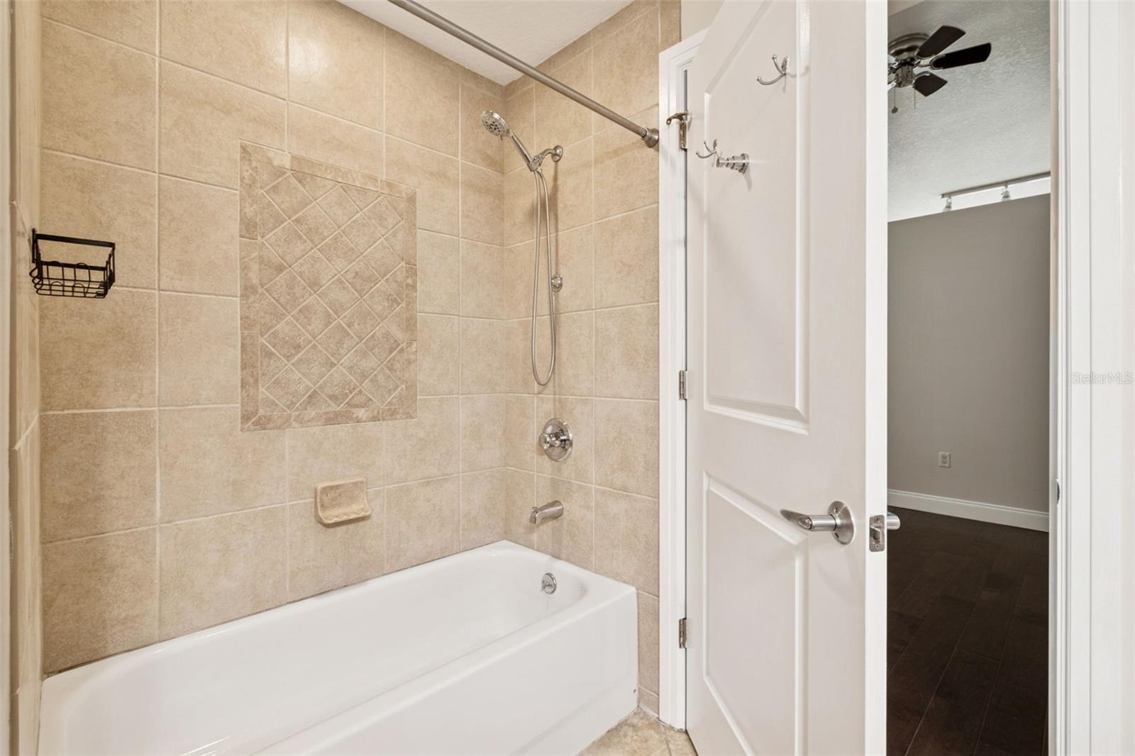 Image 10 of 41 For 101 Eola Drive 808