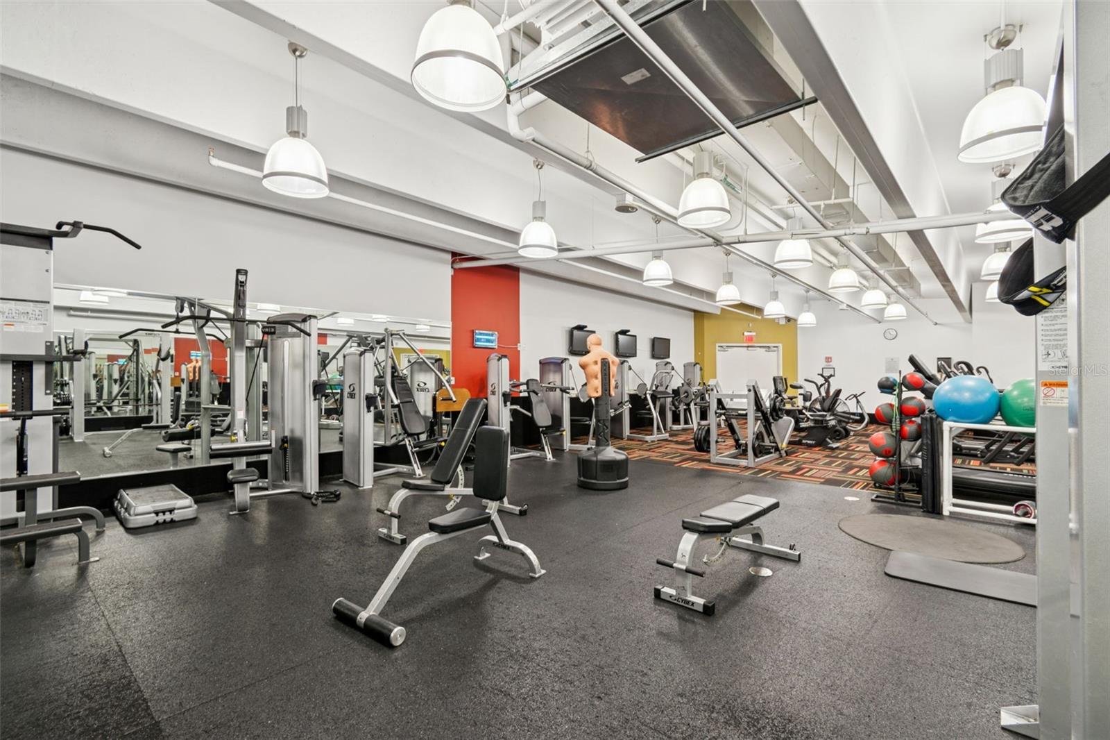 Image 37 of 41 For 101 Eola Drive 808