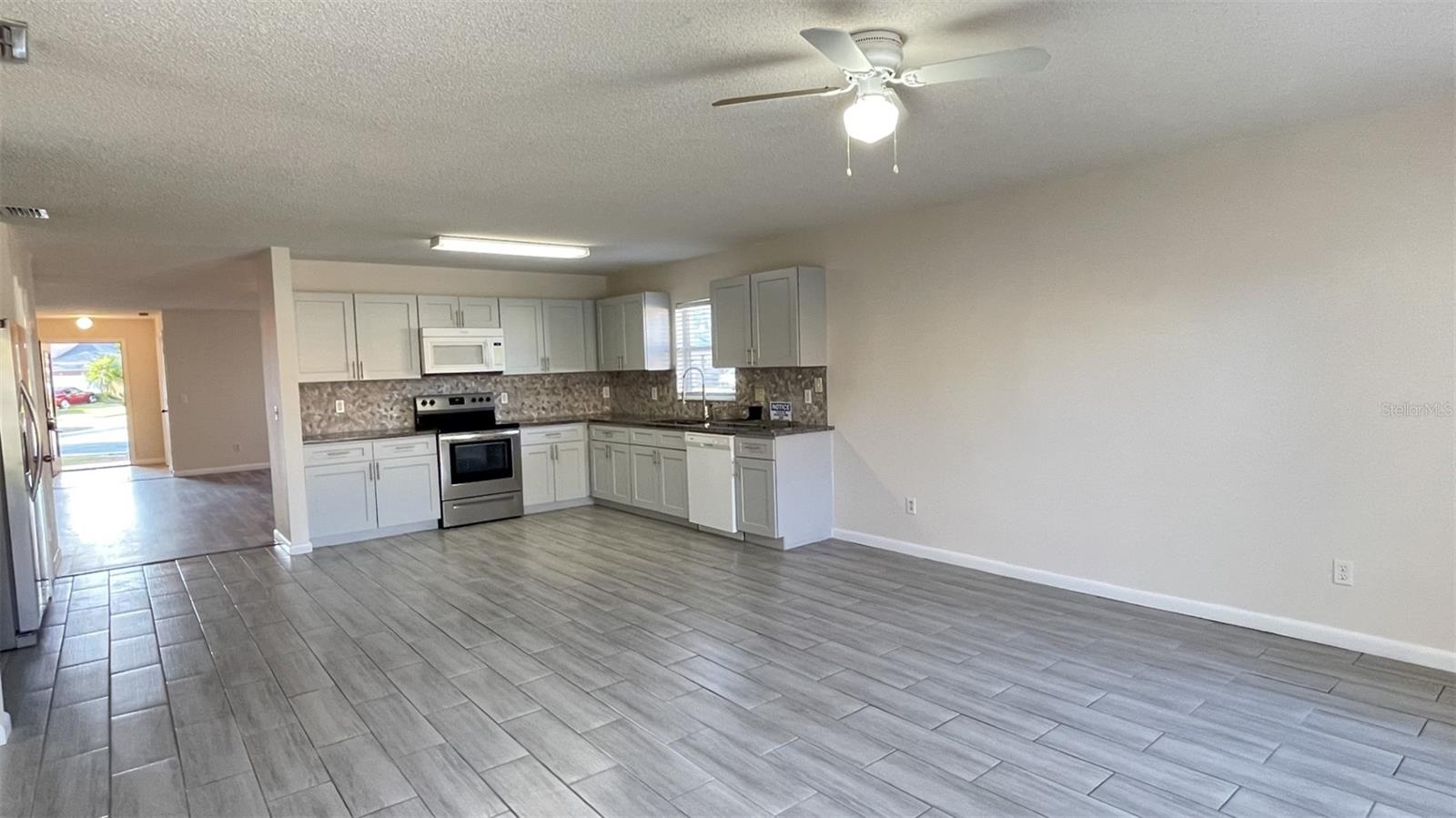 Image 5 of 20 For 1365 Epson Oaks Way