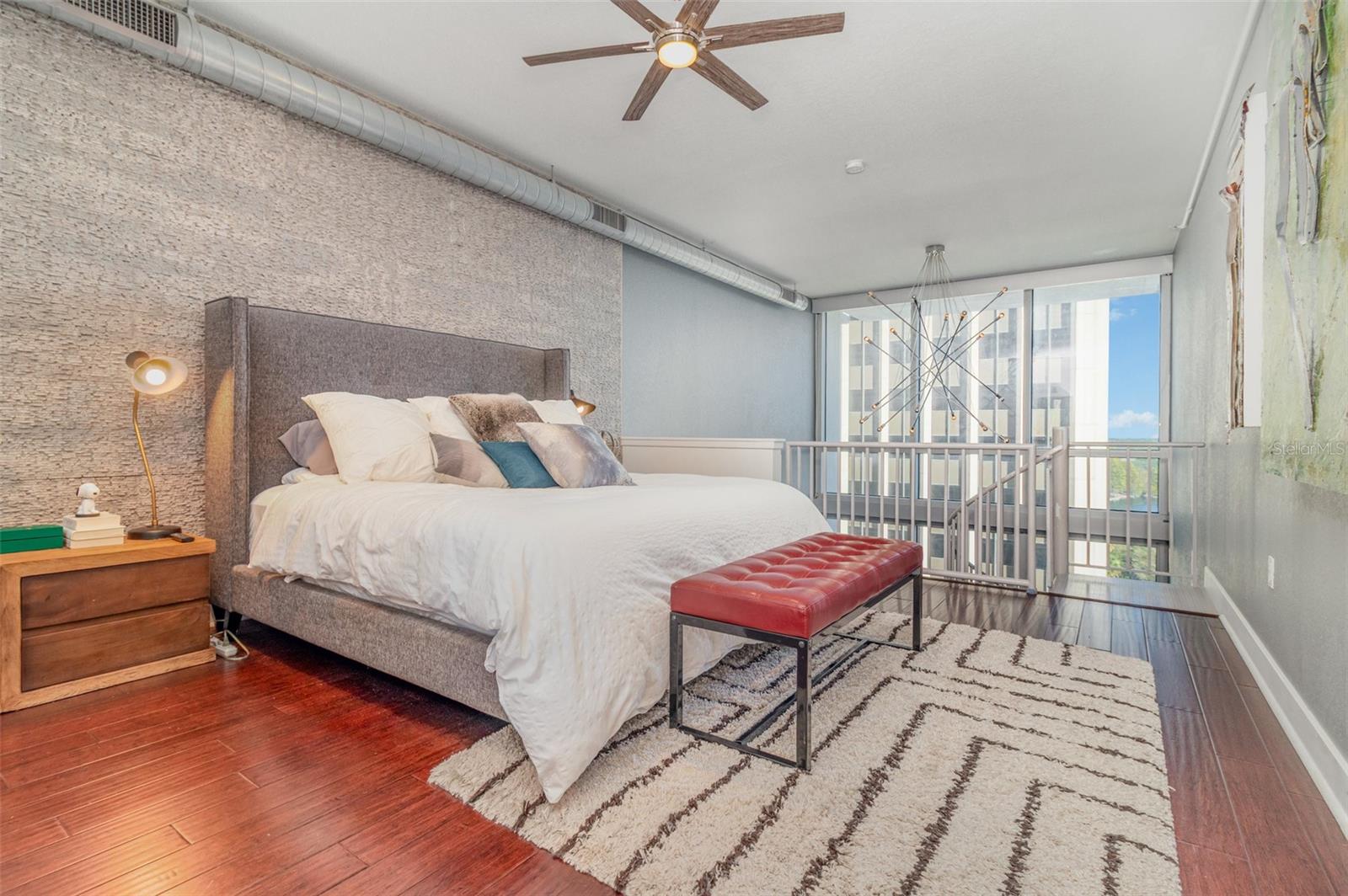 Image 11 of 28 For 150 Robinson Street 811