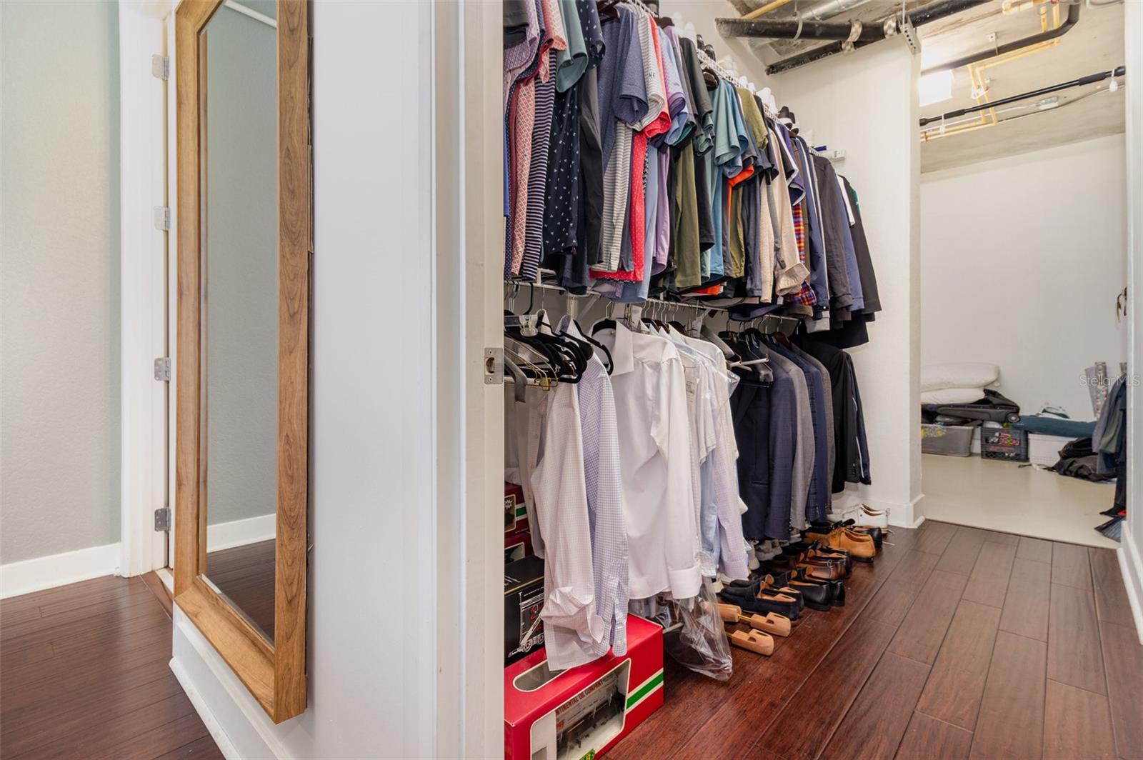 Image 13 of 28 For 150 Robinson Street 811