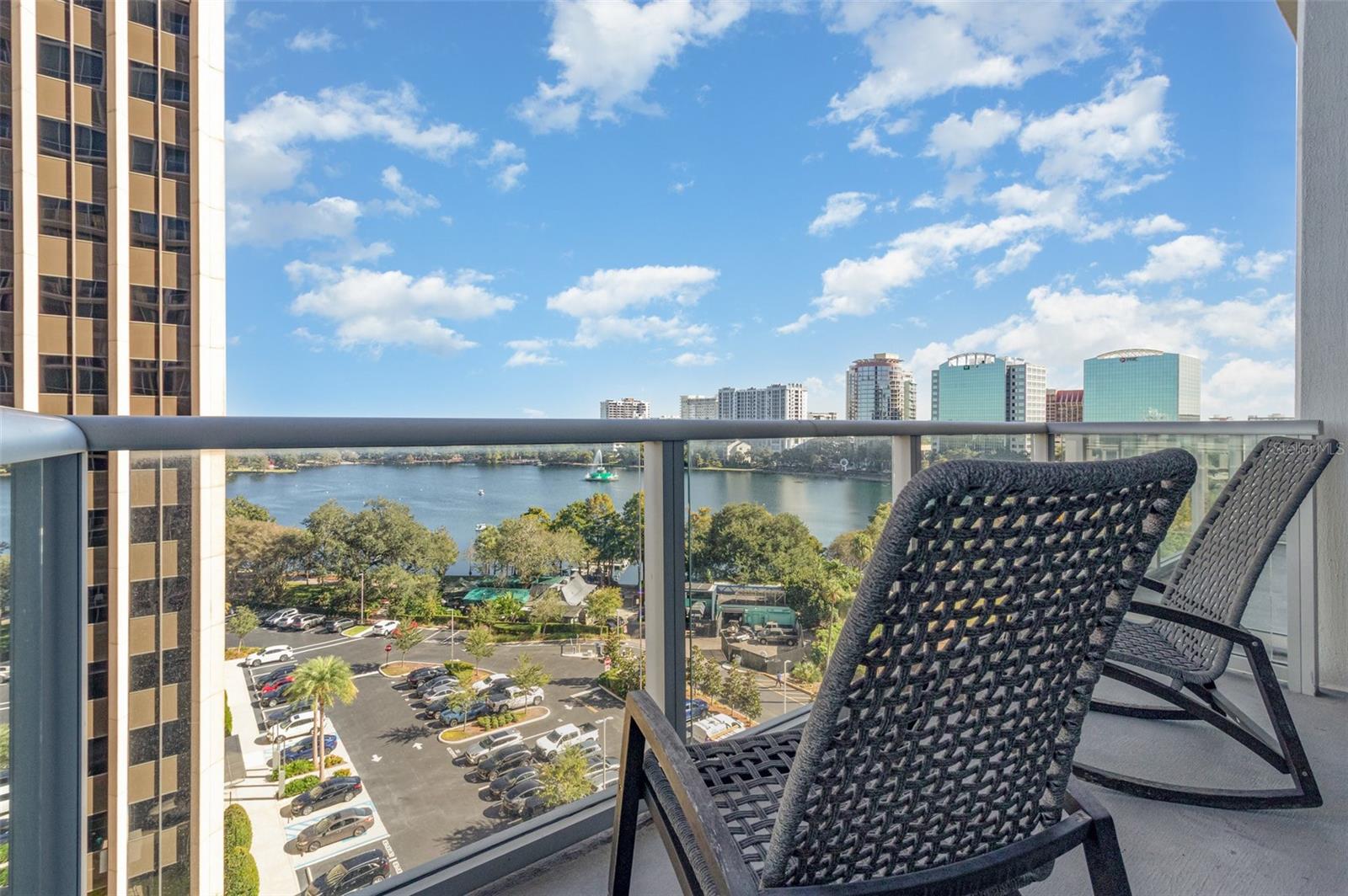 Image 15 of 28 For 150 Robinson Street 811