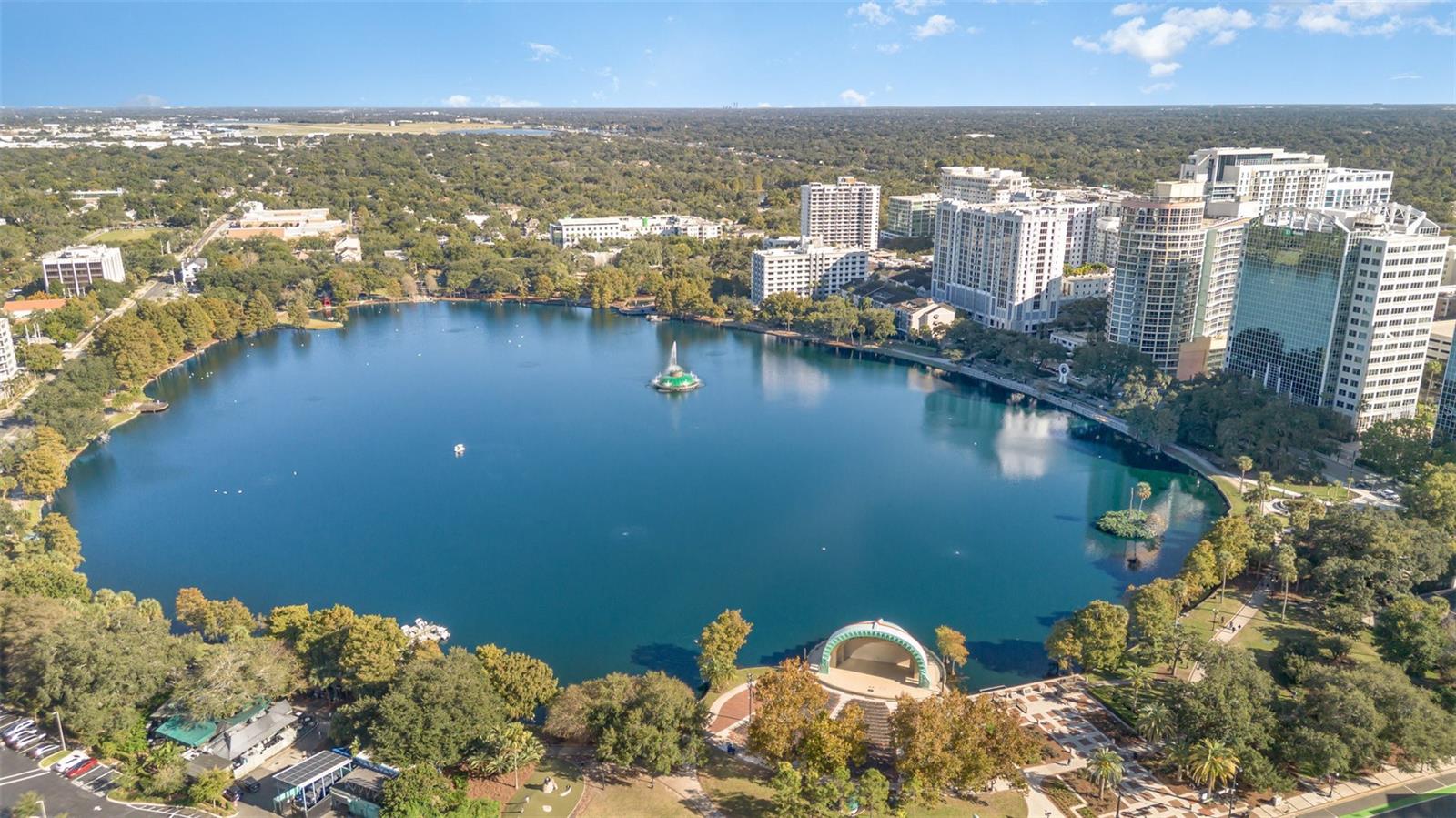 Image 24 of 28 For 150 Robinson Street 811