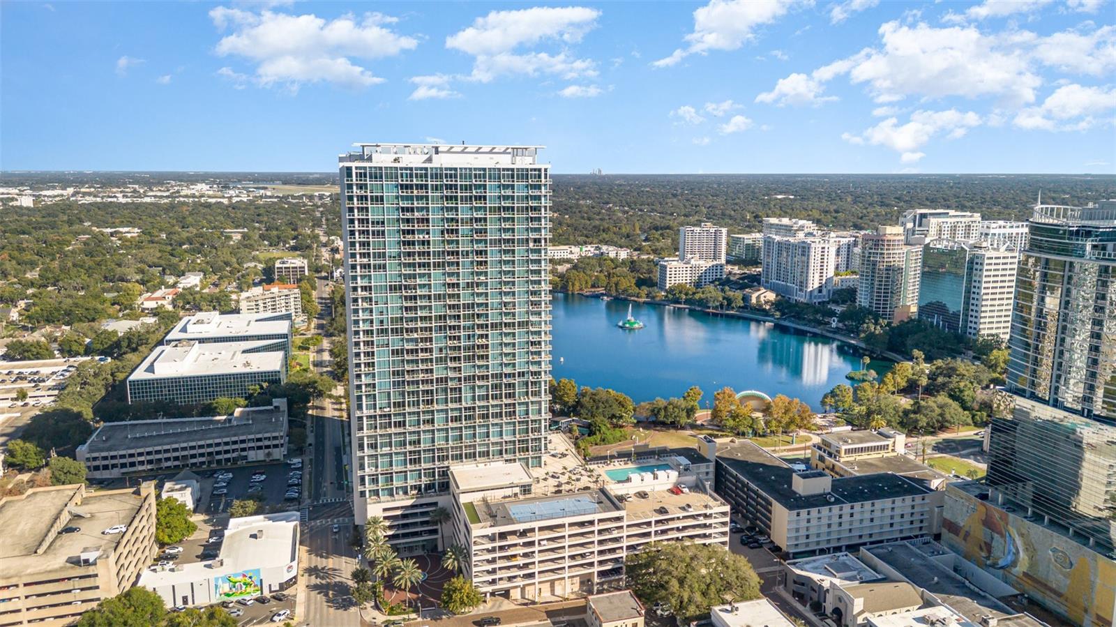 Image 25 of 28 For 150 Robinson Street 811