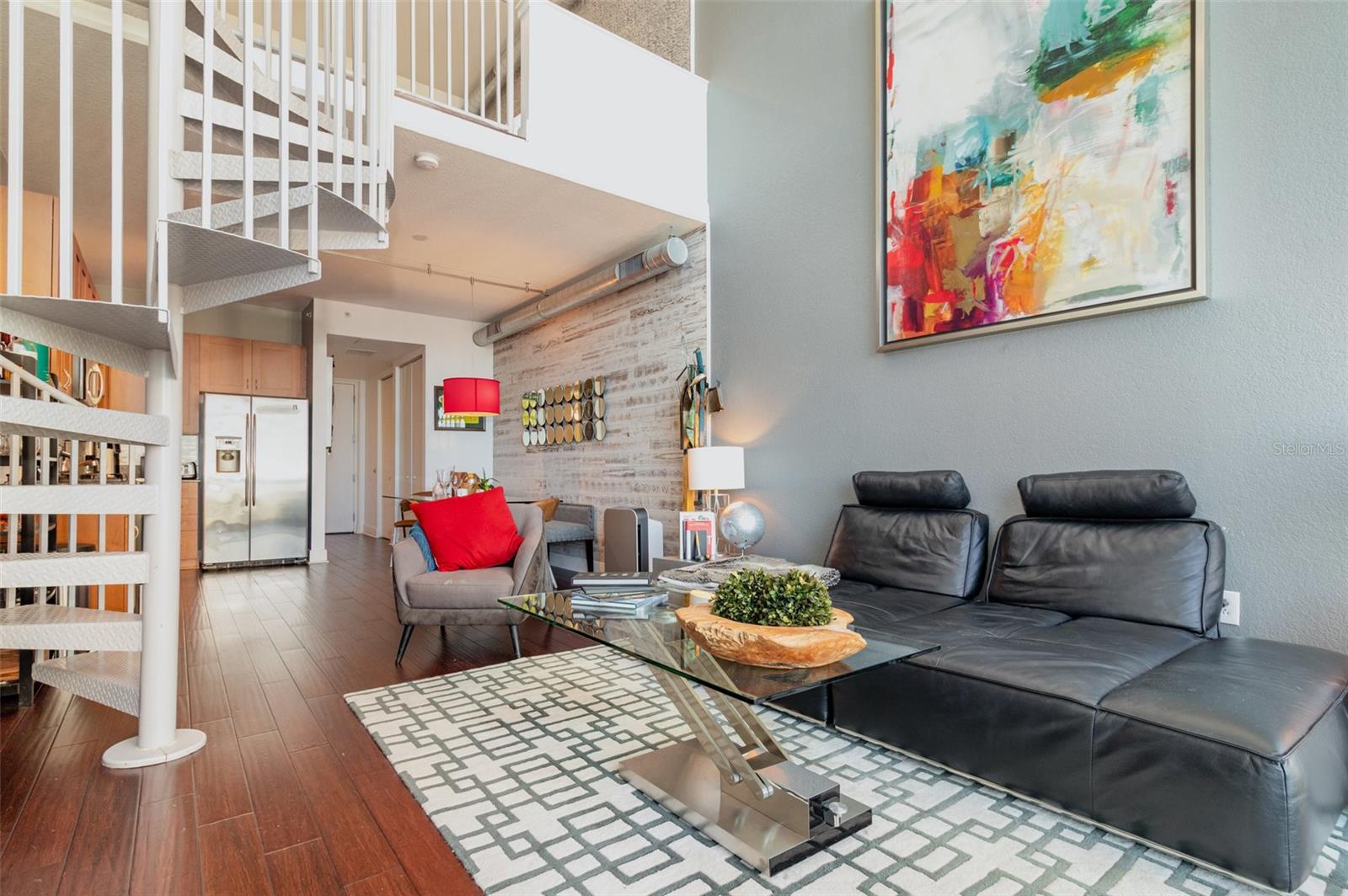 Image 3 of 28 For 150 Robinson Street 811