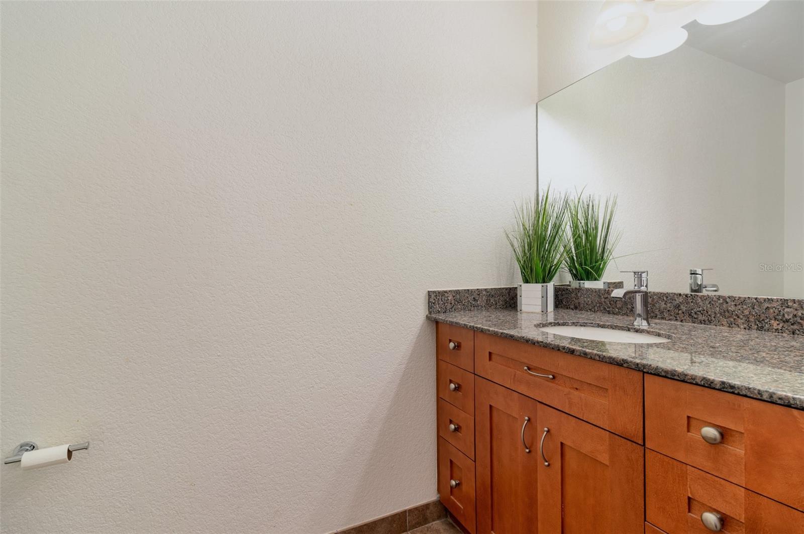 Image 8 of 28 For 150 Robinson Street 811