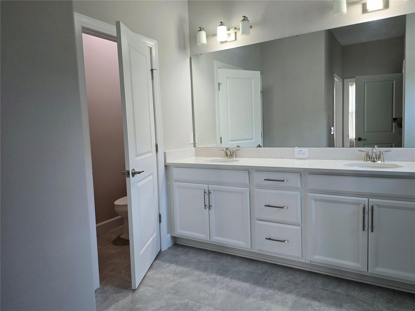 Image 10 of 33 For 1001 Umbria Drive