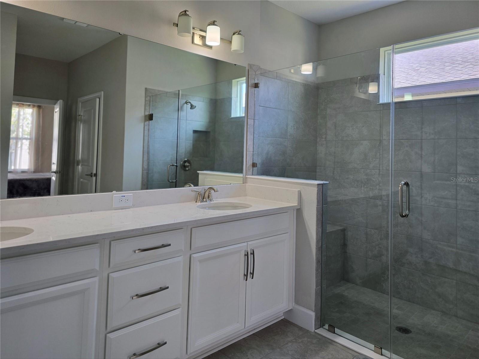 Image 11 of 33 For 1001 Umbria Drive