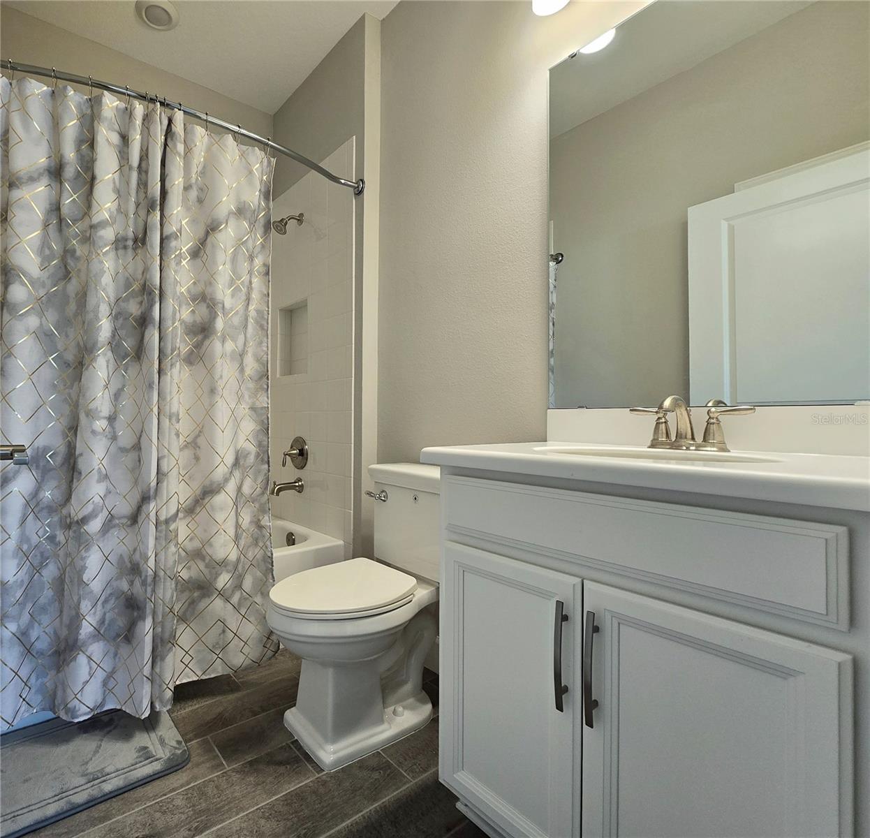 Image 13 of 33 For 1001 Umbria Drive