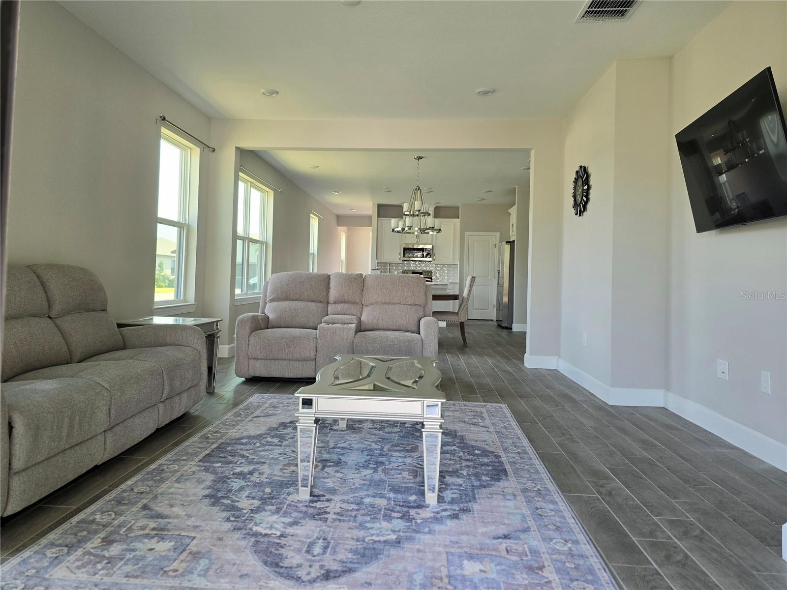Image 6 of 33 For 1001 Umbria Drive