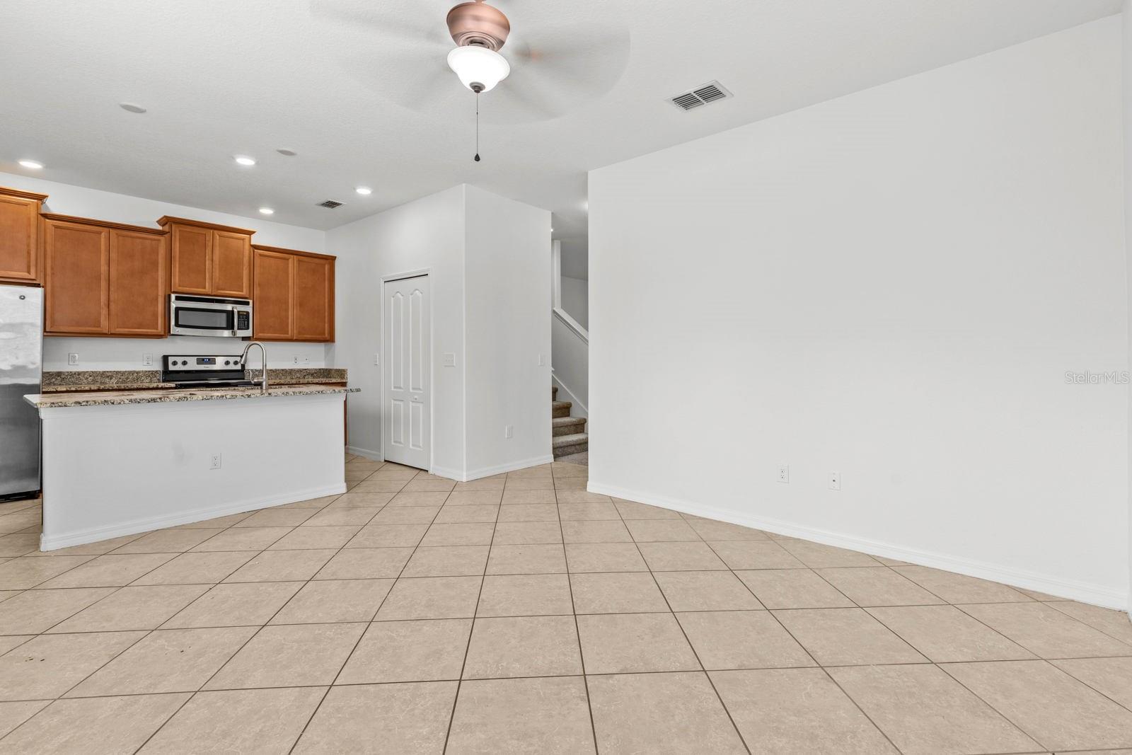 Image 4 of 19 For 13075 Calderdale Avenue