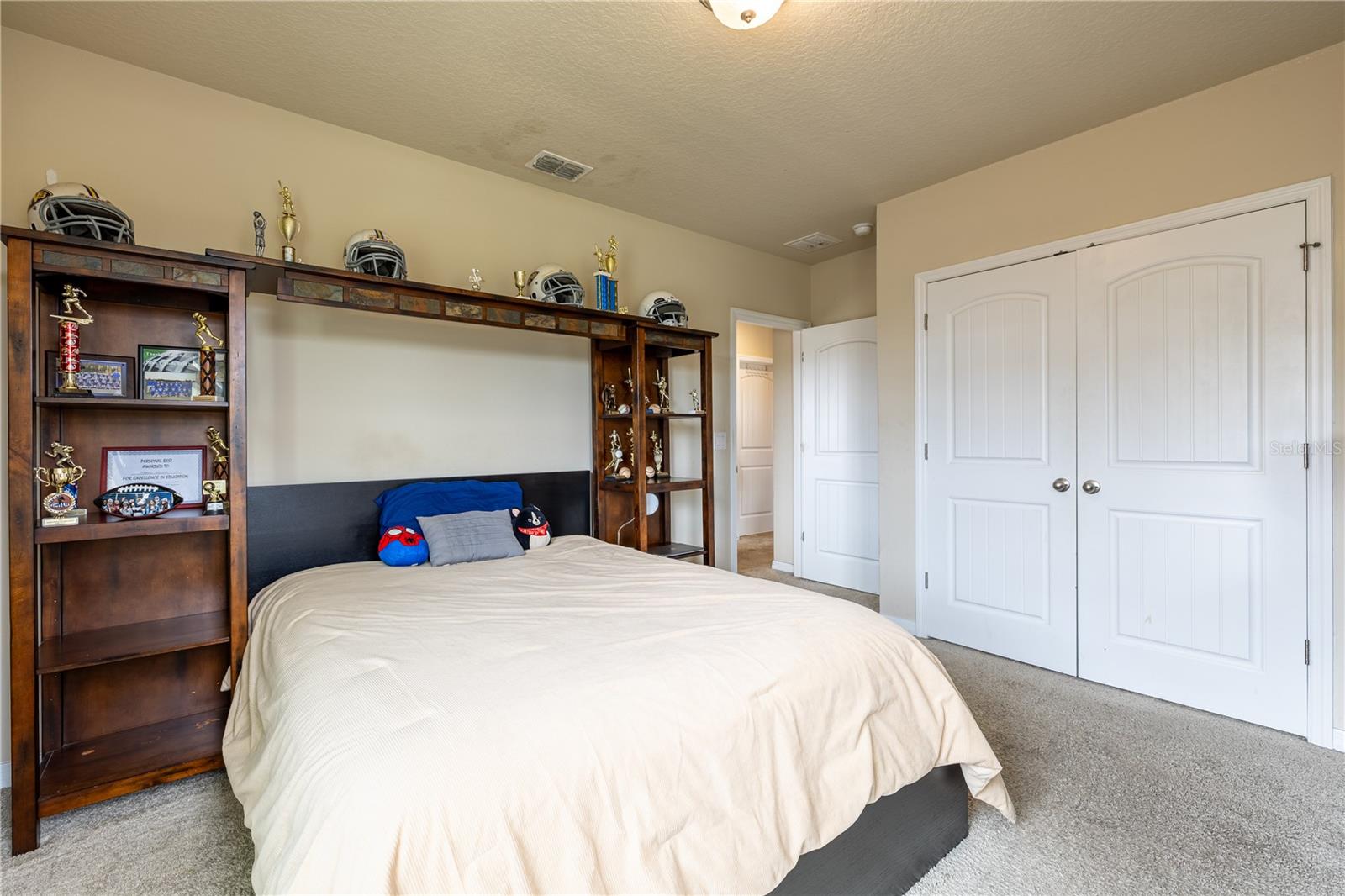 Image 26 of 52 For 10697 Atwater Bay Drive