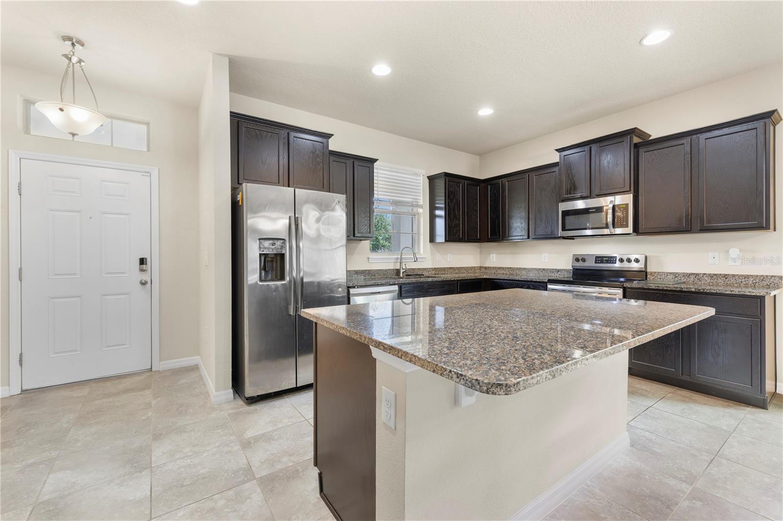 Image 4 of 52 For 10697 Atwater Bay Drive