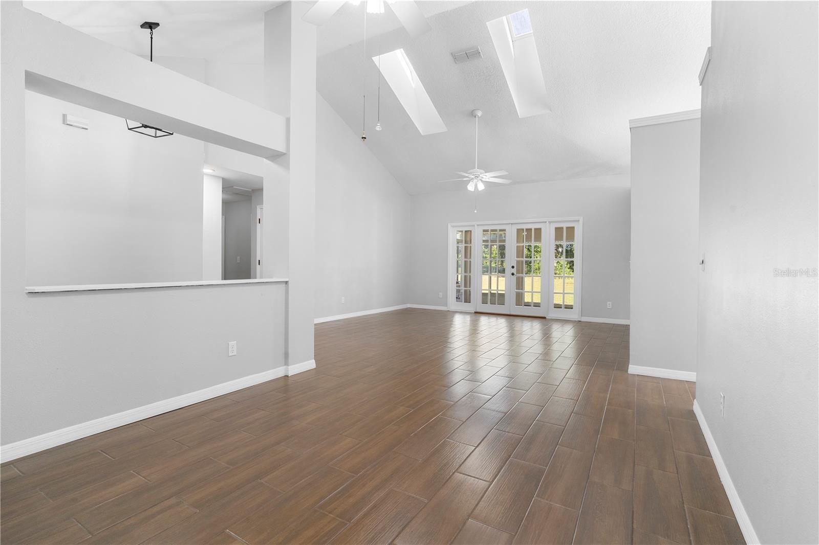 Image 16 of 46 For 1573 Errol Parkway