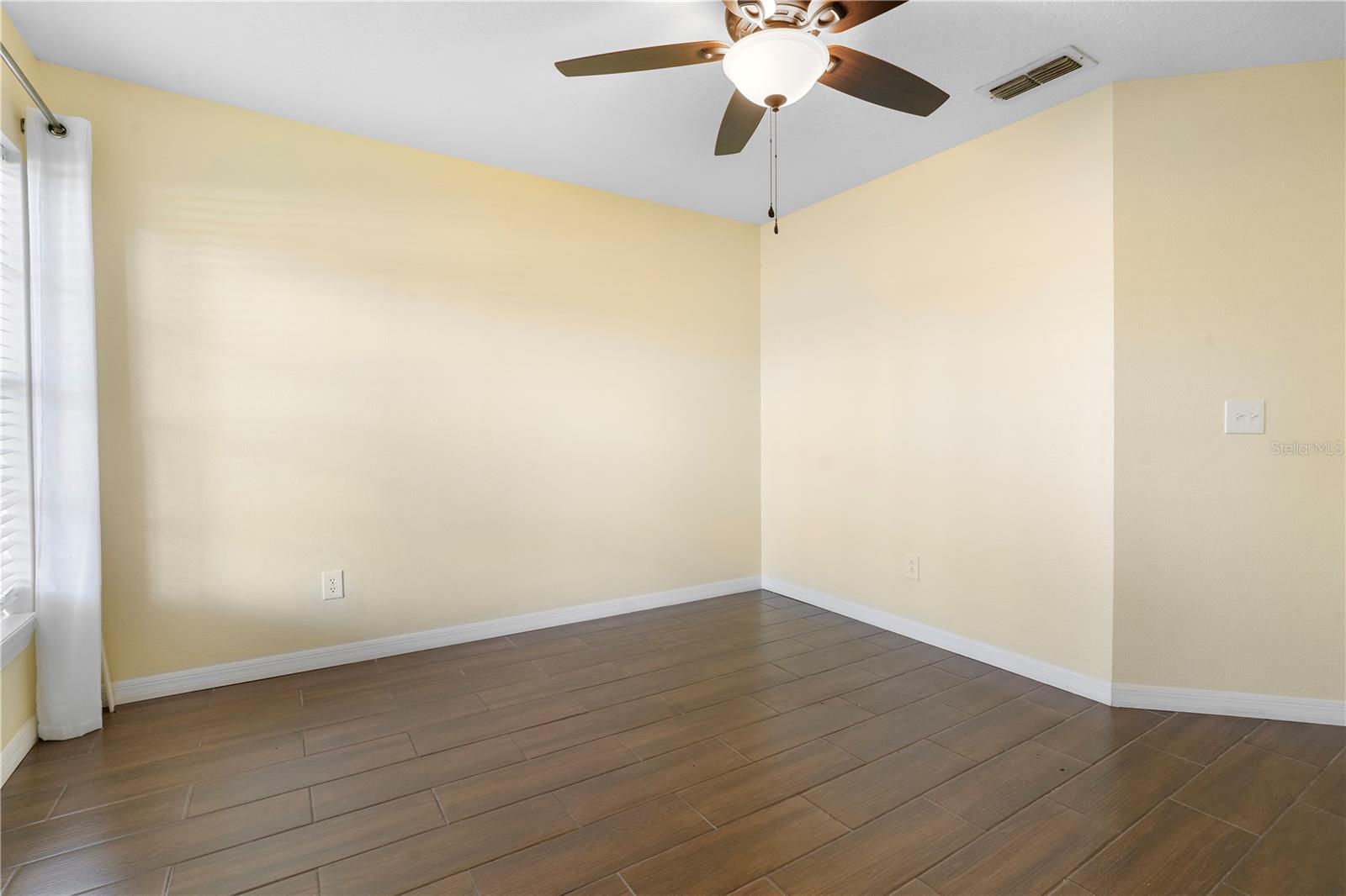 Image 32 of 46 For 1573 Errol Parkway