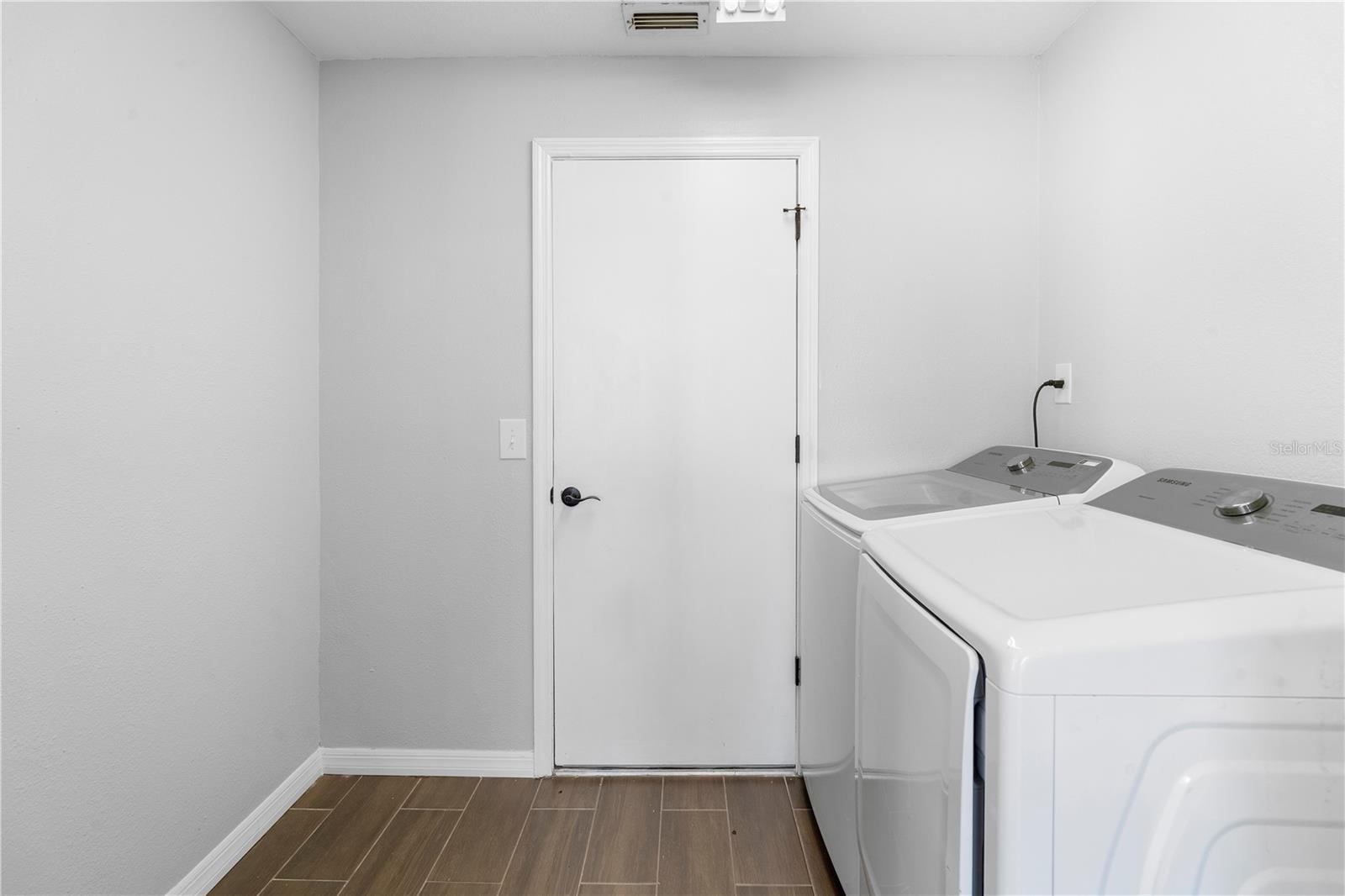 Image 34 of 46 For 1573 Errol Parkway