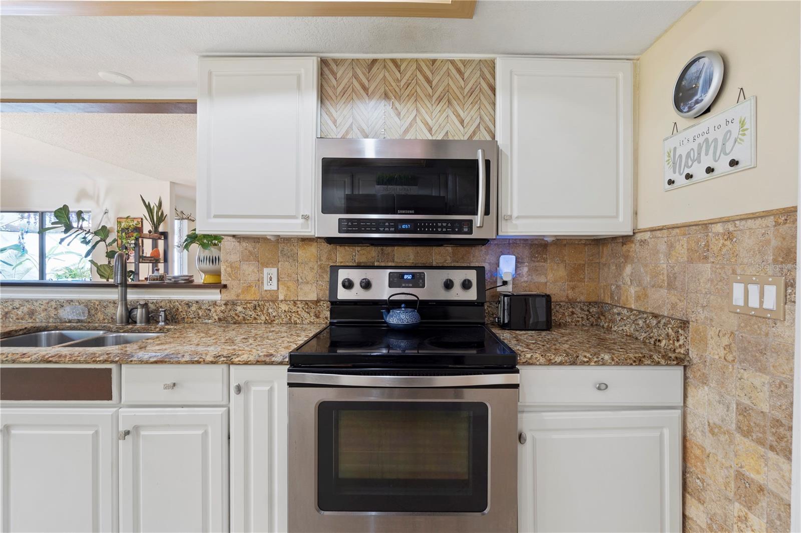 Image 14 of 27 For 5059 Jamaica Circle 15