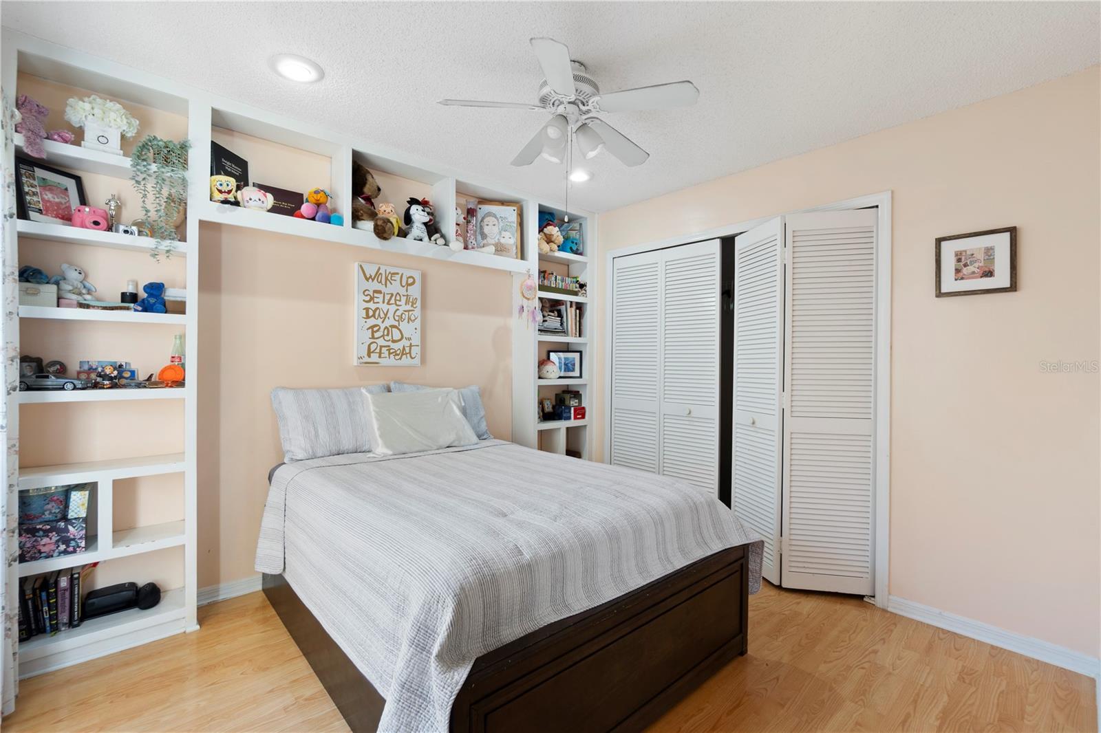 Image 18 of 27 For 5059 Jamaica Circle 15