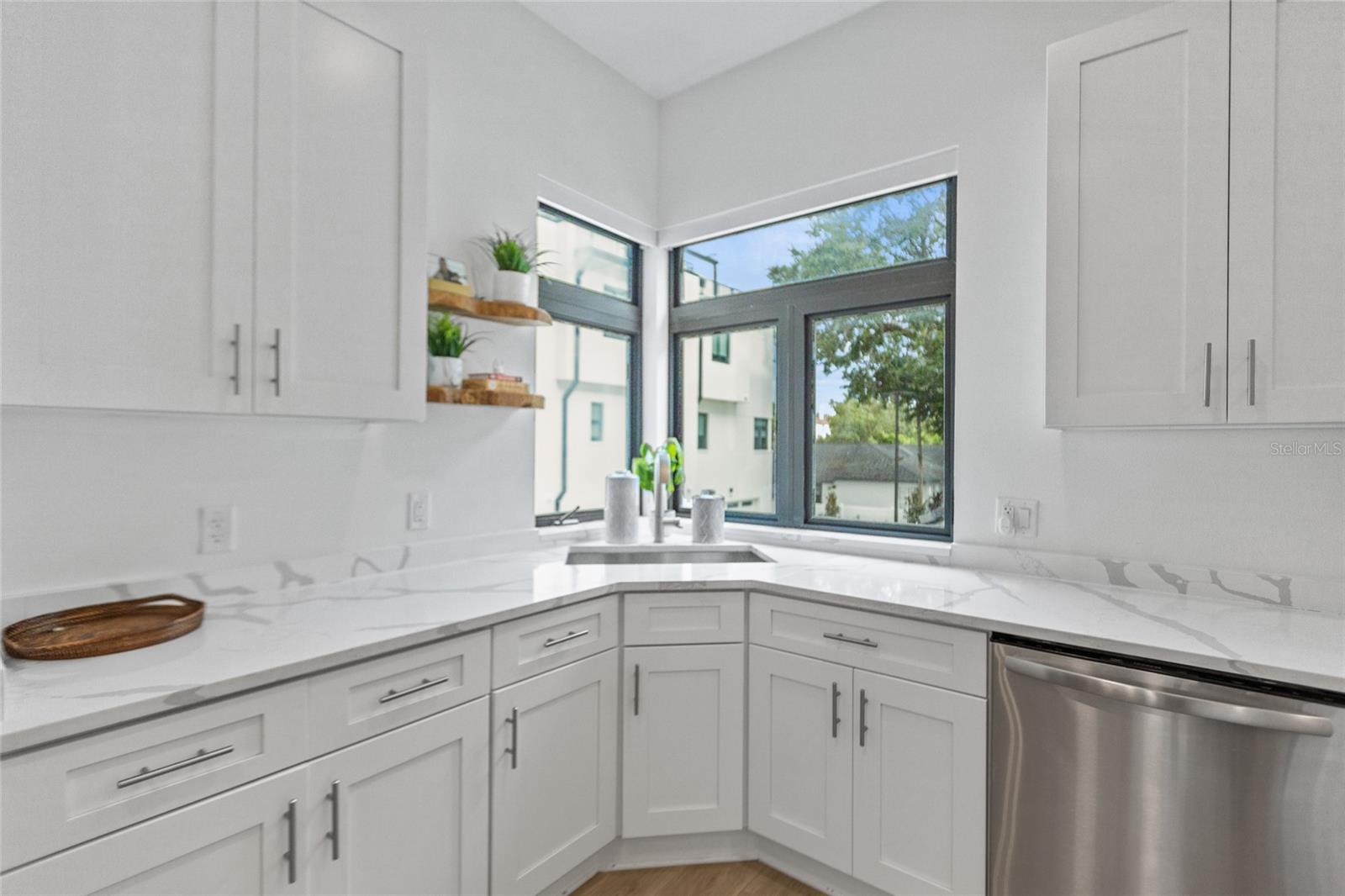 Image 14 of 32 For 758 Highland Avenue 13