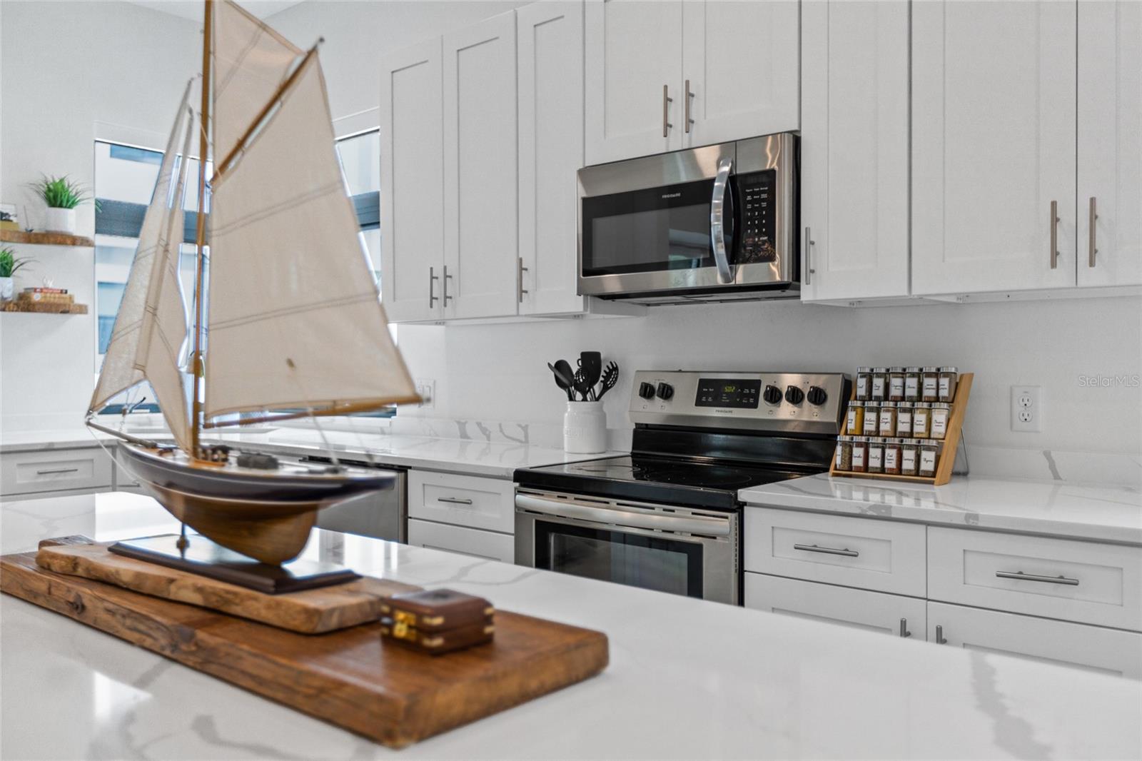 Image 17 of 32 For 758 Highland Avenue 13