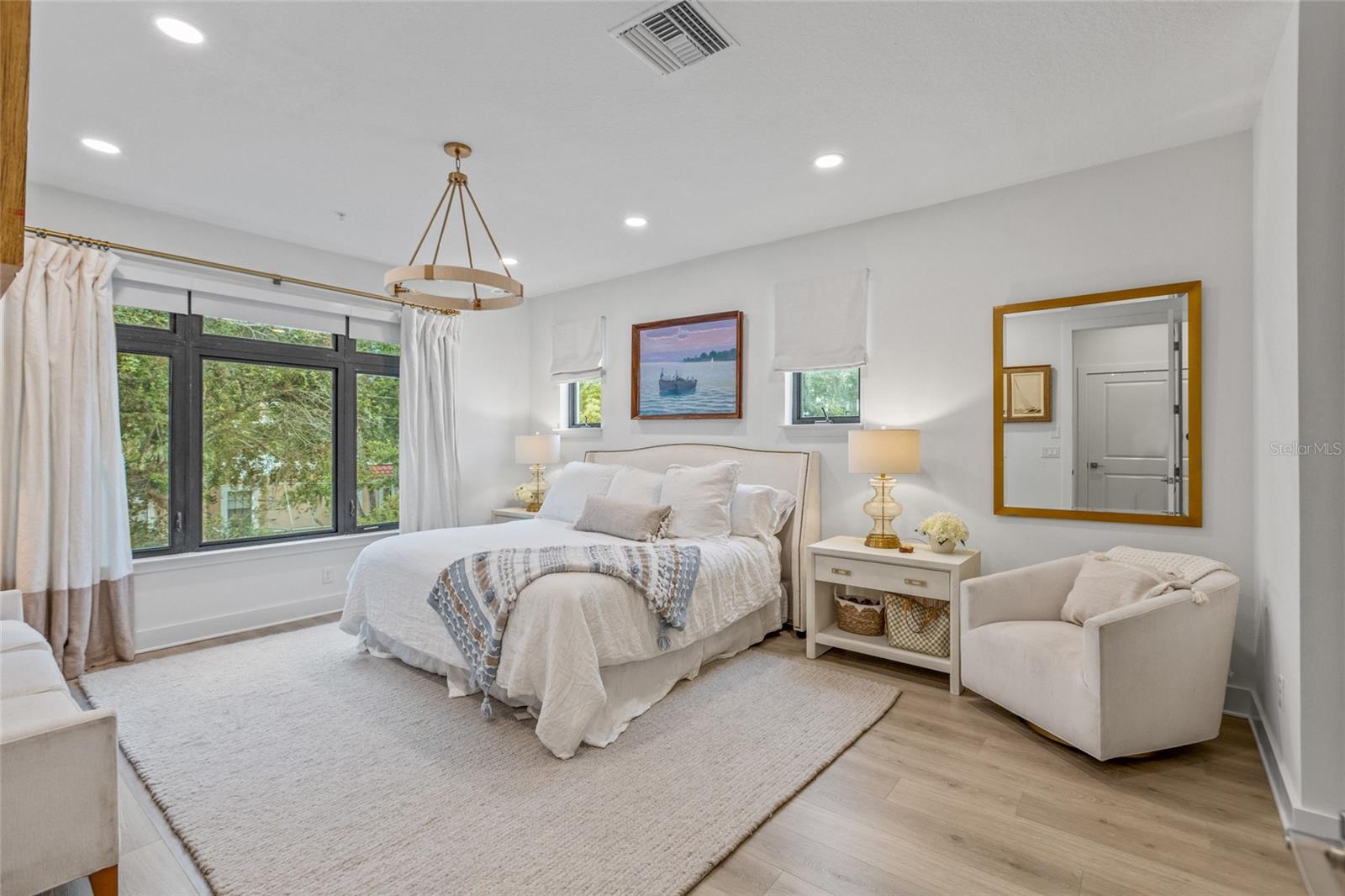 Image 20 of 32 For 758 Highland Avenue 13