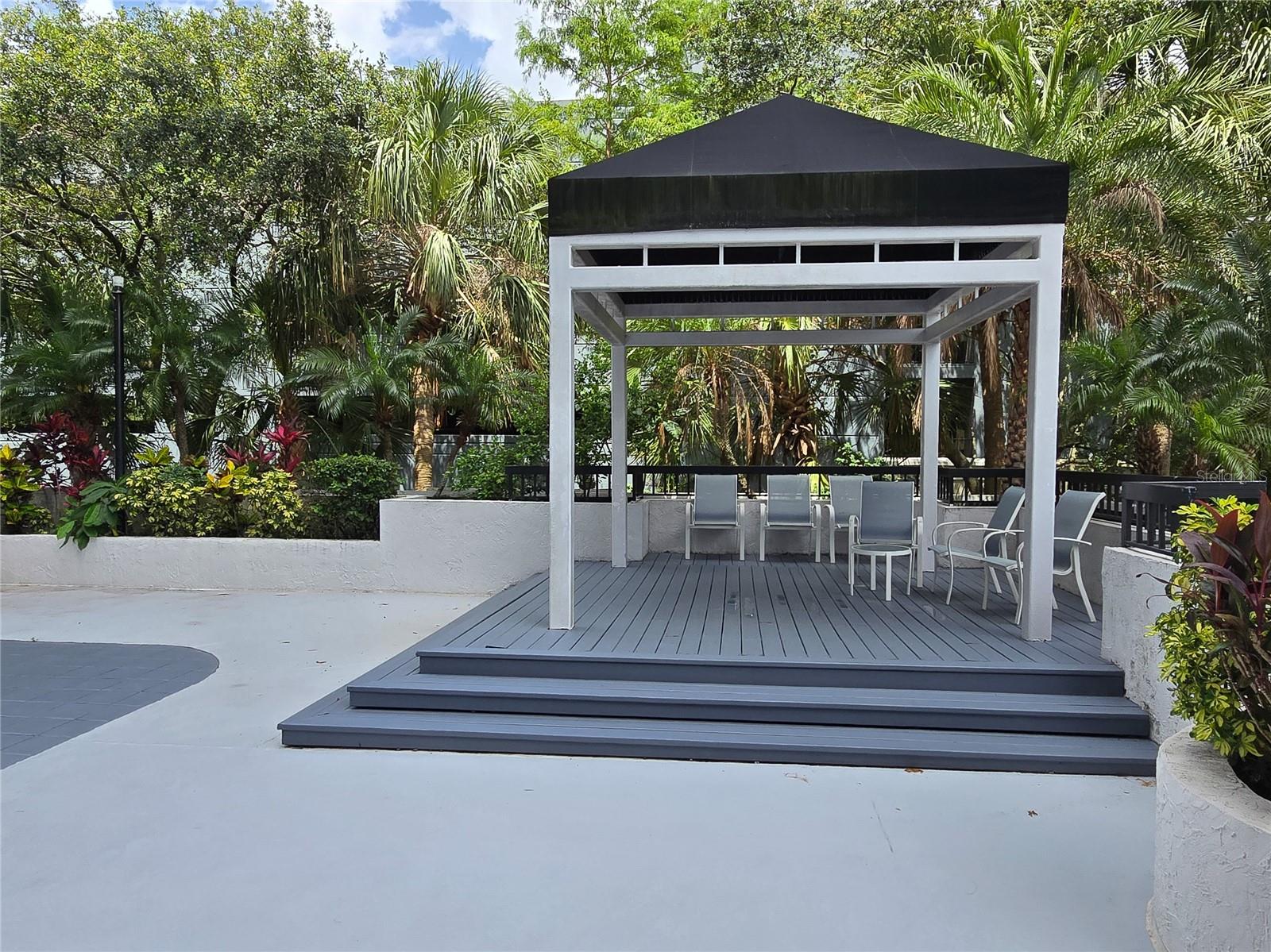 Image 8 of 15 For 530 Central Boulevard 405