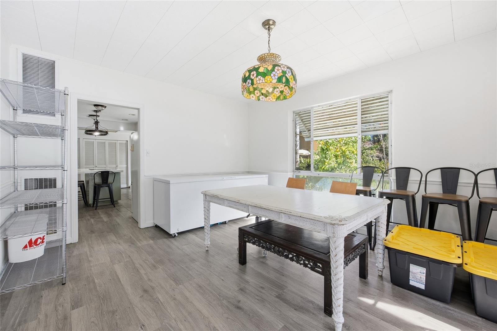 Image 11 of 64 For 280 Palm Court