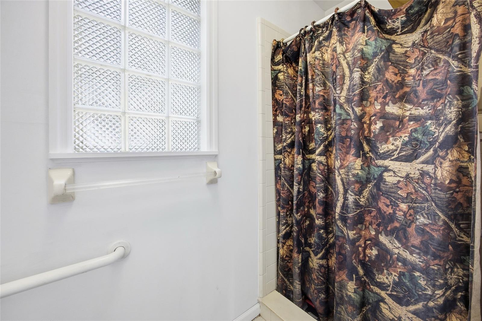 Image 15 of 64 For 280 Palm Court