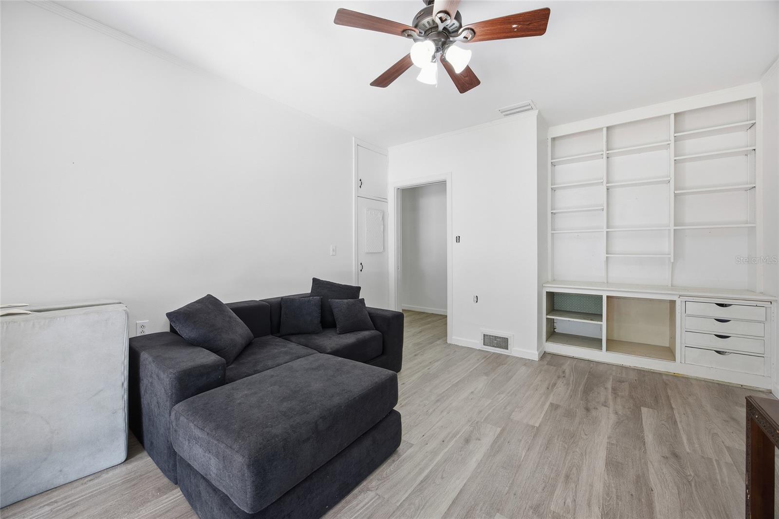 Image 21 of 64 For 280 Palm Court