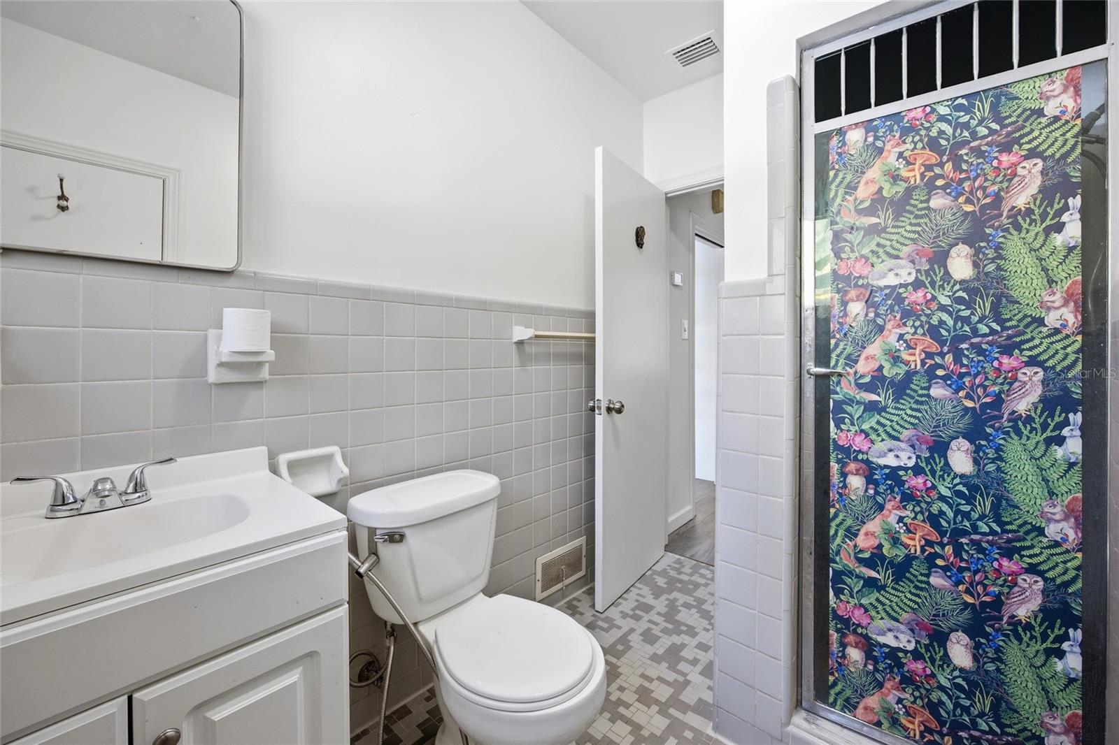 Image 23 of 64 For 280 Palm Court