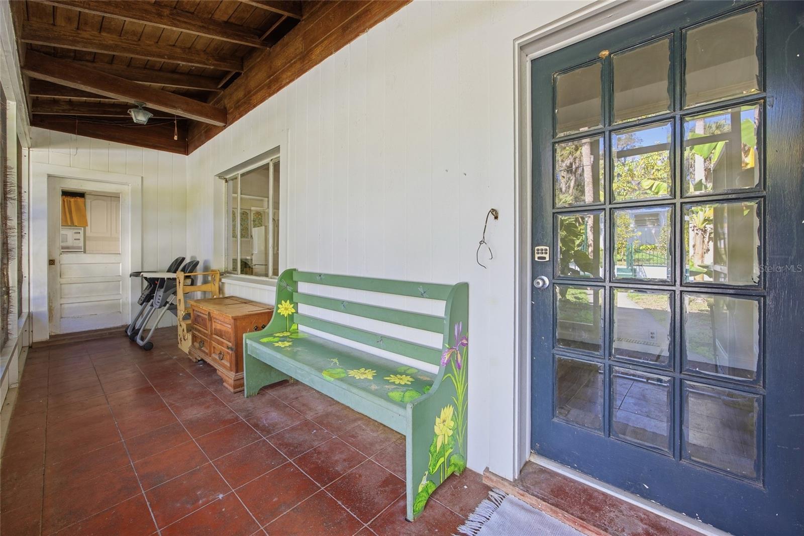 Image 5 of 64 For 280 Palm Court