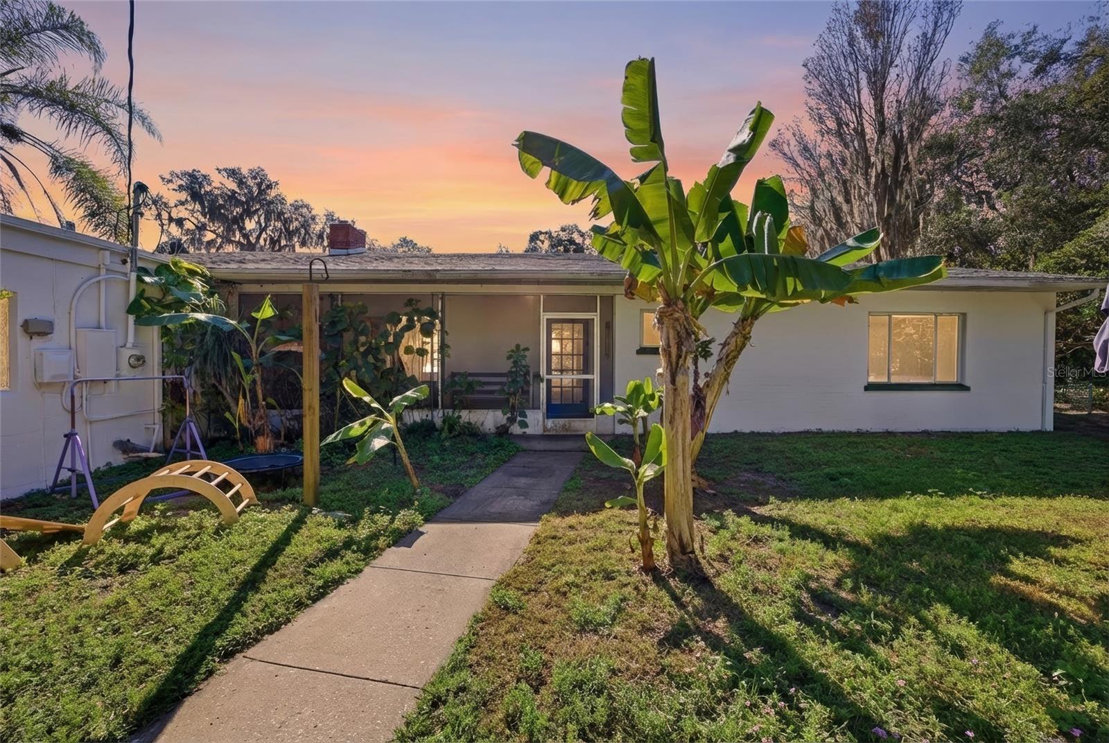 Image 52 of 64 For 280 Palm Court