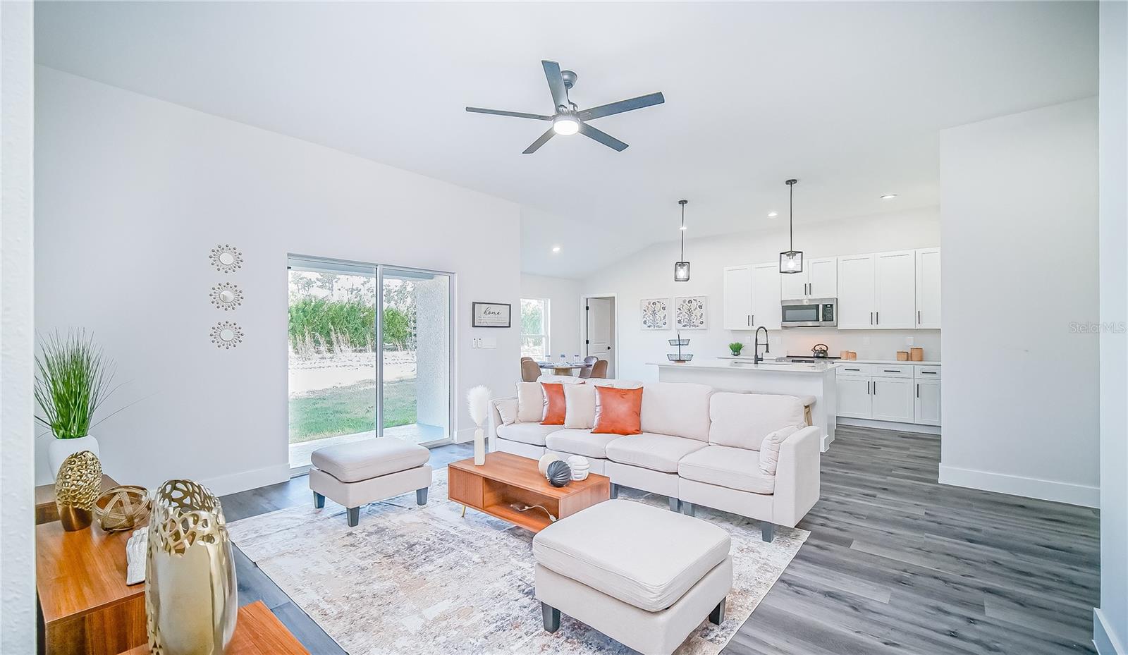 Image 13 of 23 For 849 Dalhart Avenue Sw