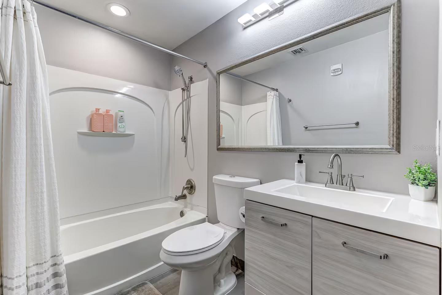 Image 23 of 32 For 13415 Blue Heron Beach Drive 410