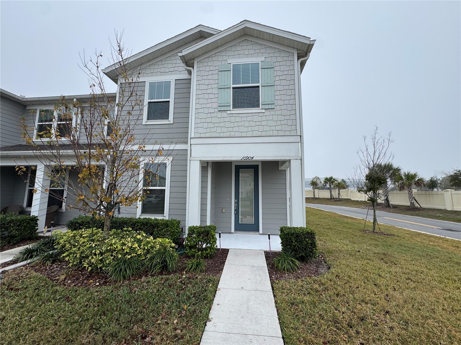 Image 12 of 27 For 10904 Leafshore Loop