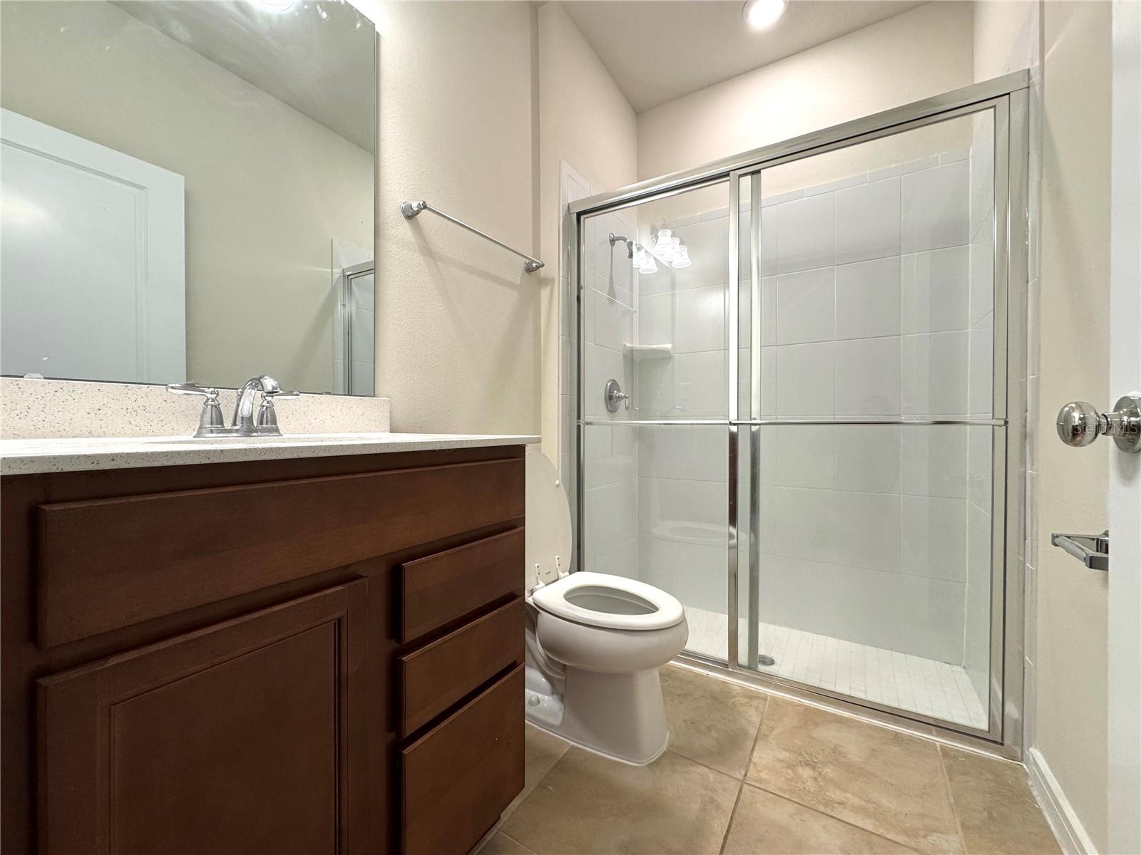 Image 15 of 27 For 10904 Leafshore Loop