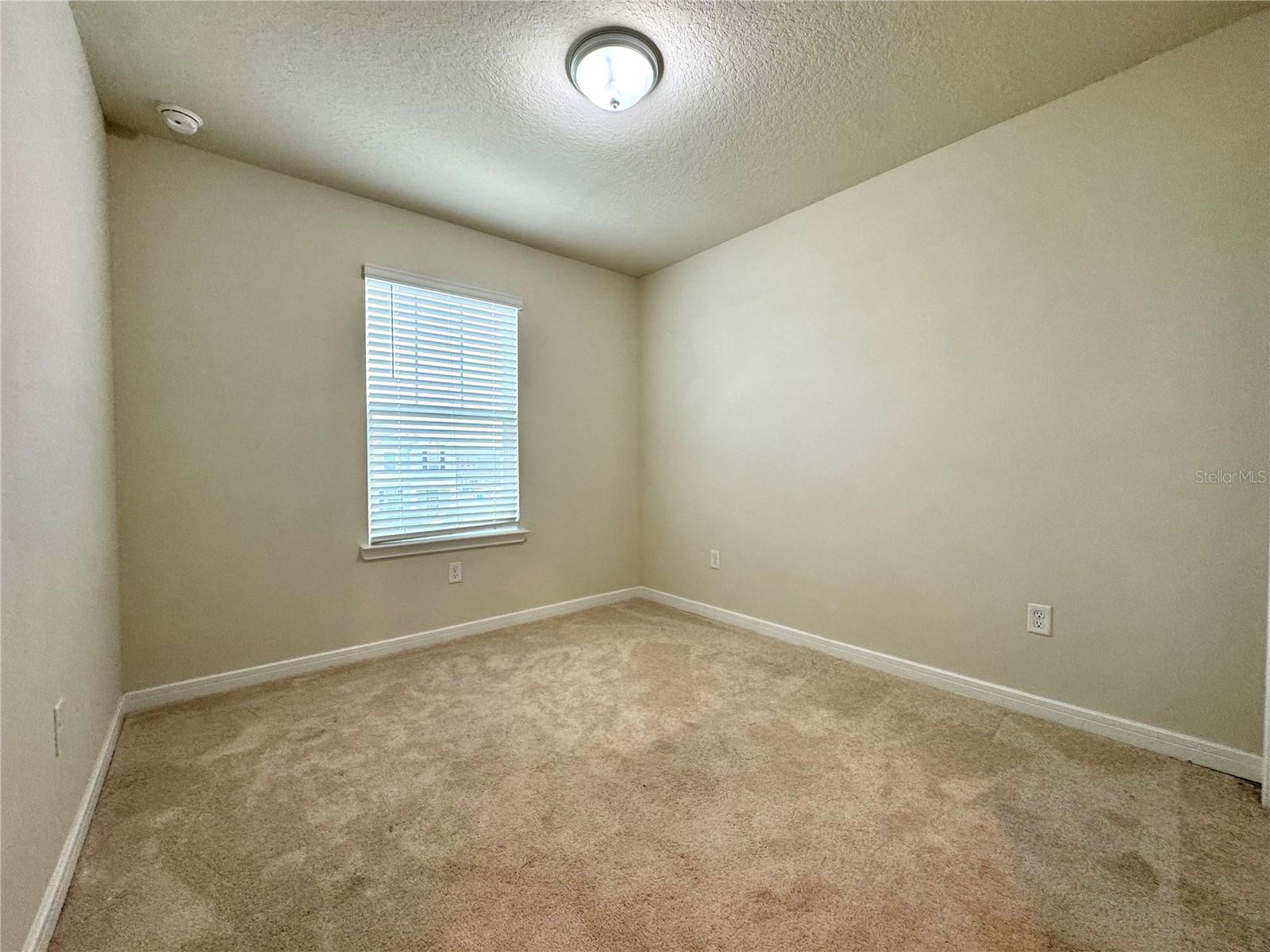 Image 18 of 27 For 10904 Leafshore Loop