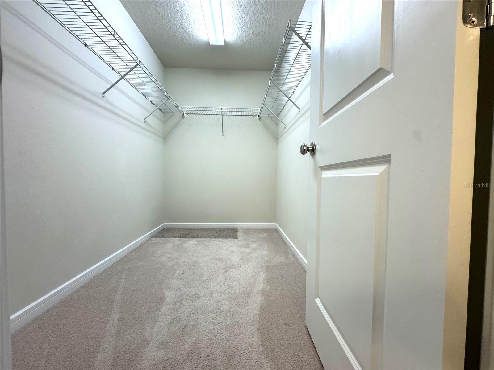 Image 21 of 27 For 10904 Leafshore Loop