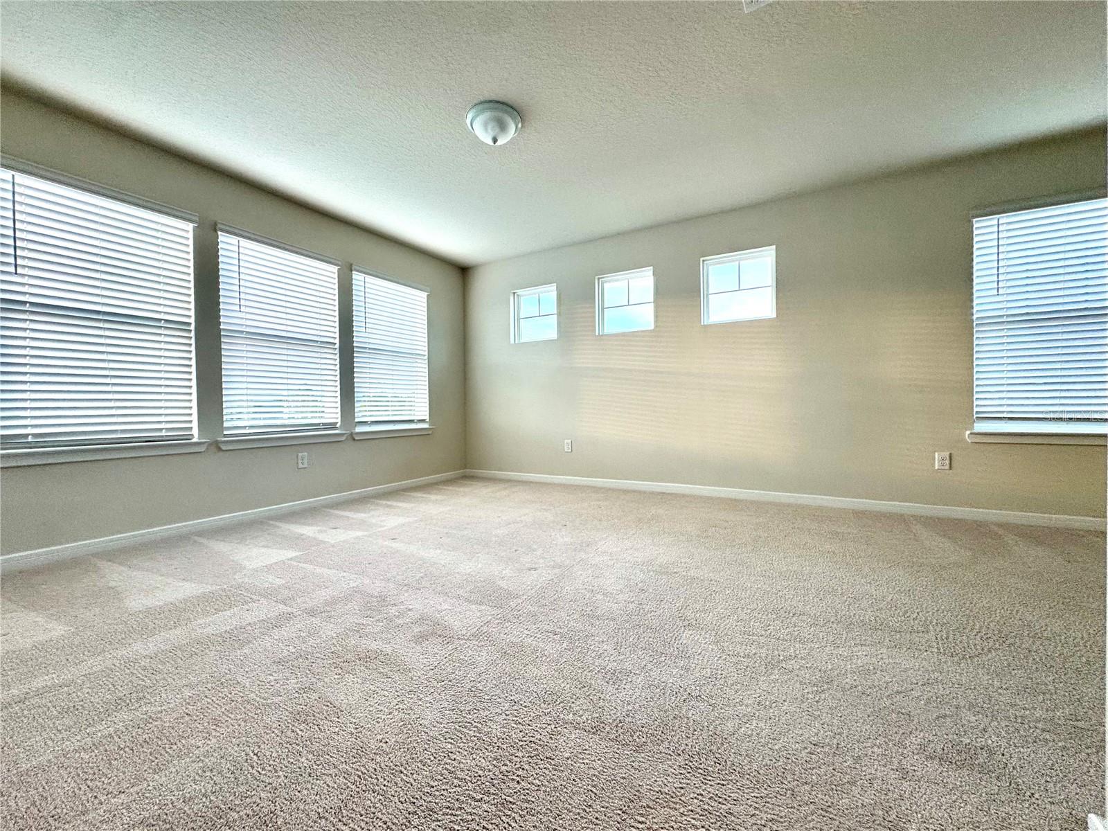 Image 22 of 27 For 10904 Leafshore Loop