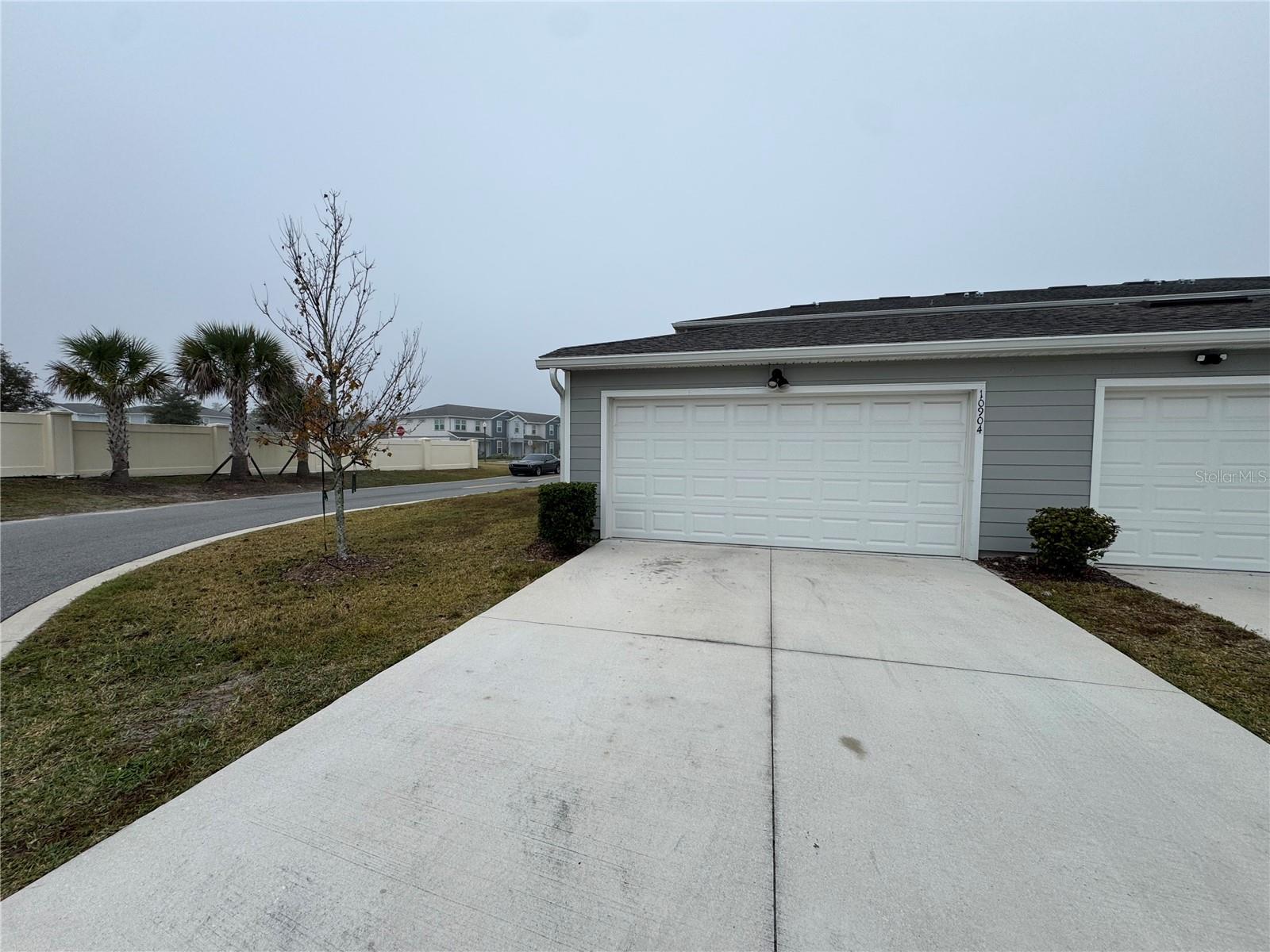 Image 26 of 27 For 10904 Leafshore Loop