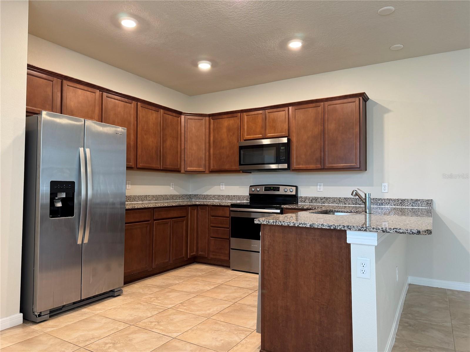 Image 7 of 27 For 10904 Leafshore Loop