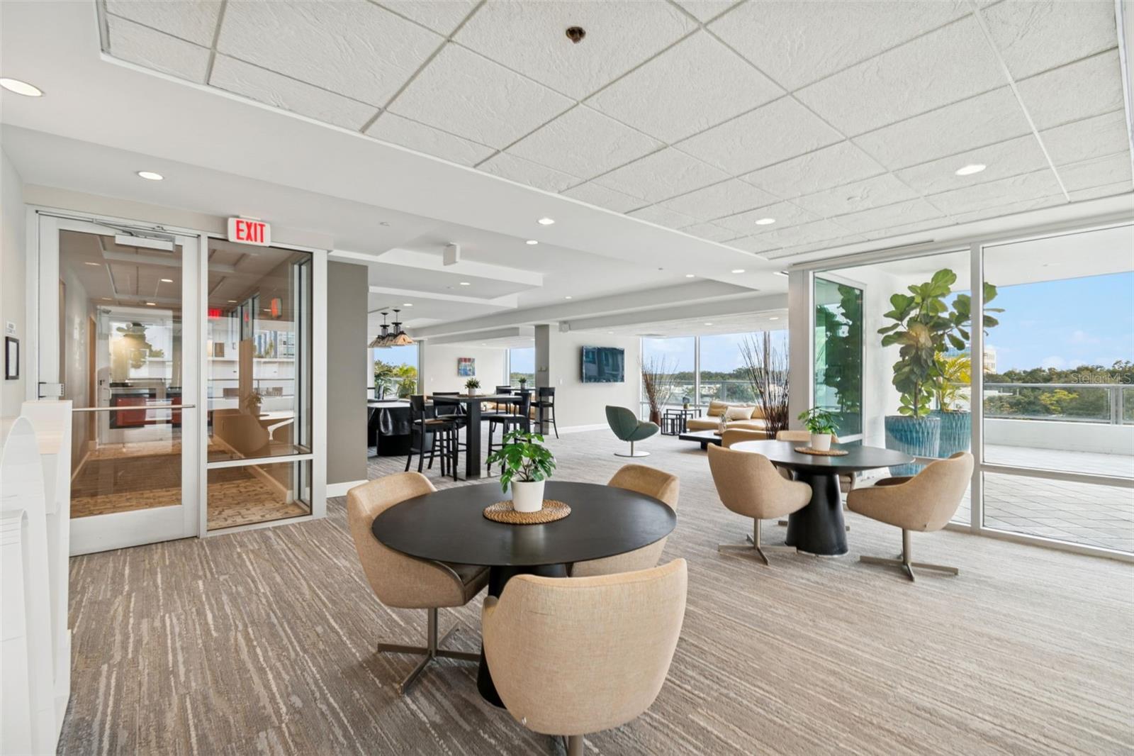 Image 26 of 38 For 101 Eola Drive 808