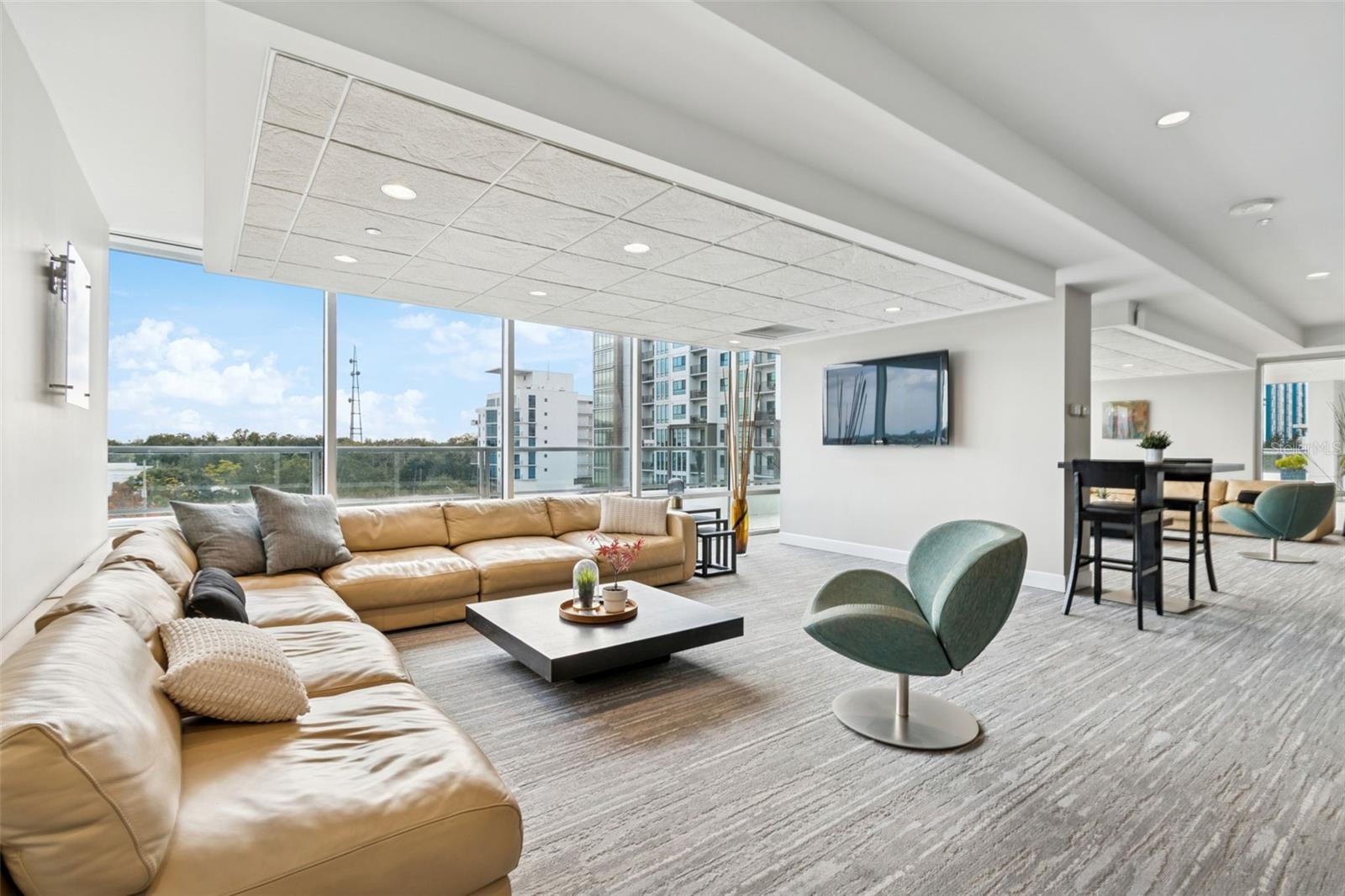 Image 29 of 38 For 101 Eola Drive 808