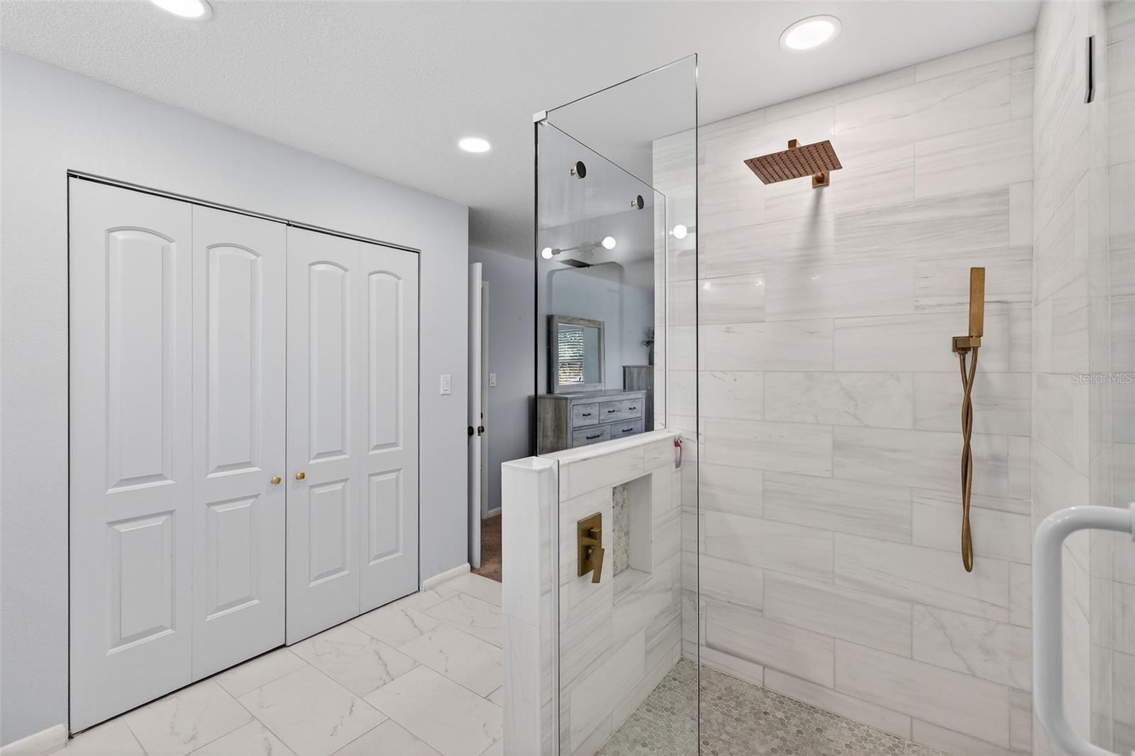 Image 12 of 41 For 1933 South Boulevard