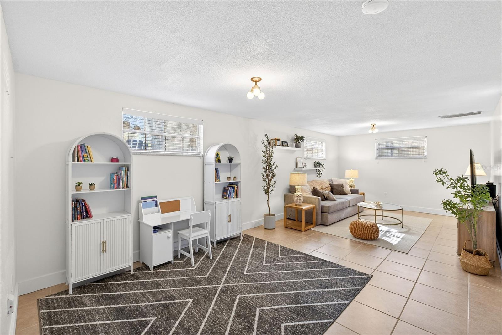 Image 17 of 41 For 1933 South Boulevard