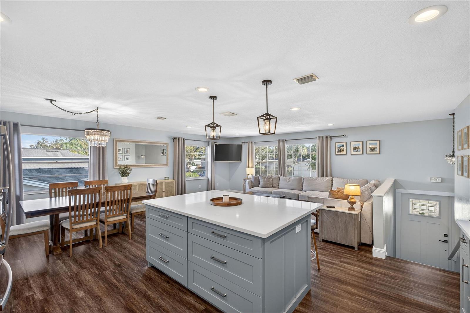 Image 33 of 41 For 1933 South Boulevard