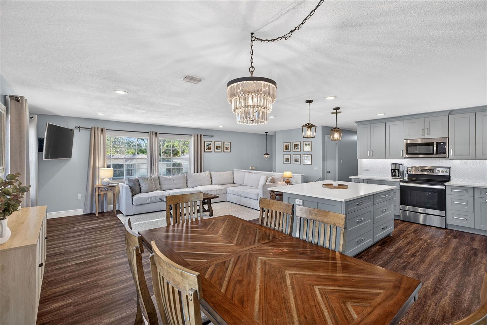 Image 35 of 41 For 1933 South Boulevard